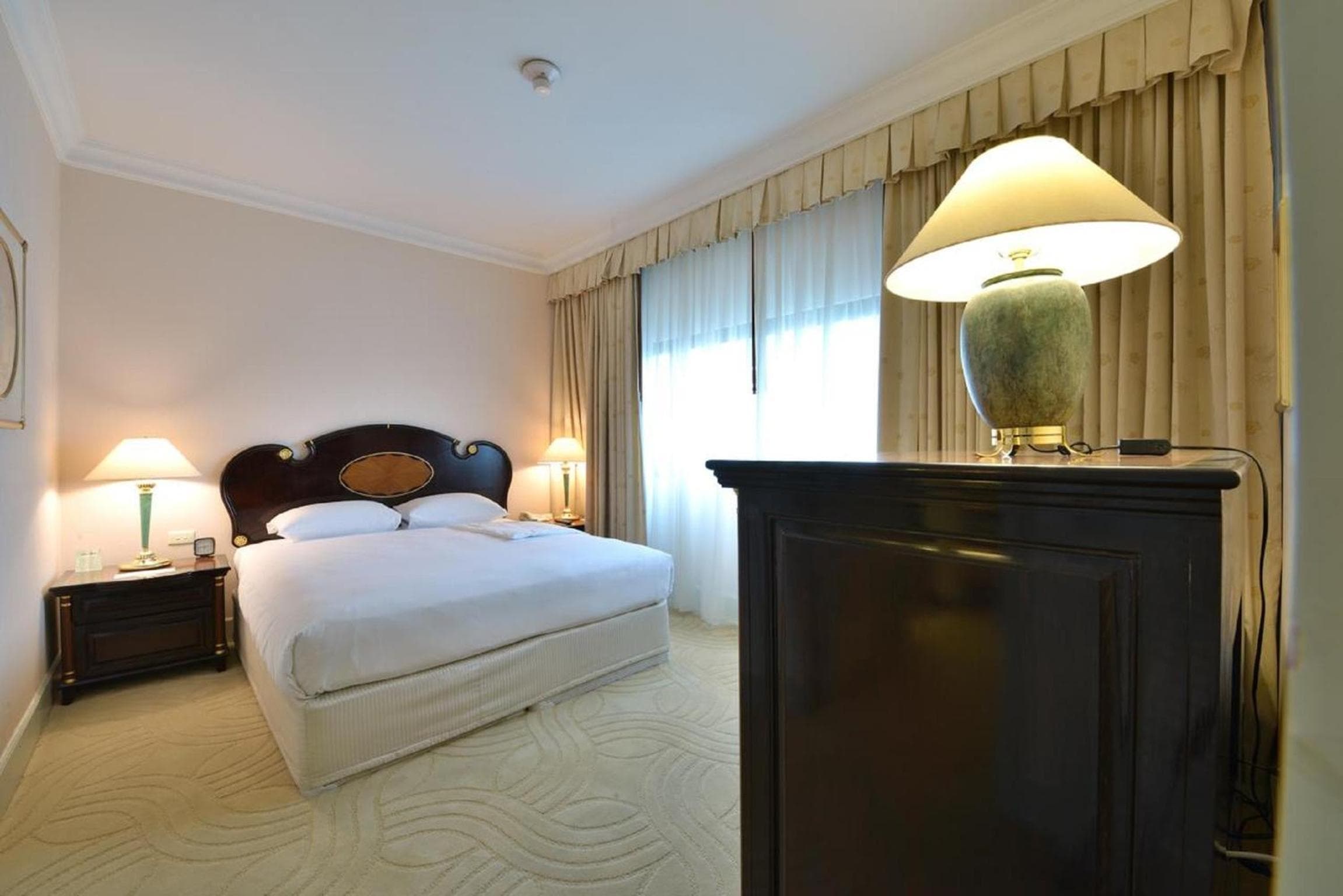 Evergreen Laurel Hotel Bangkok — 13