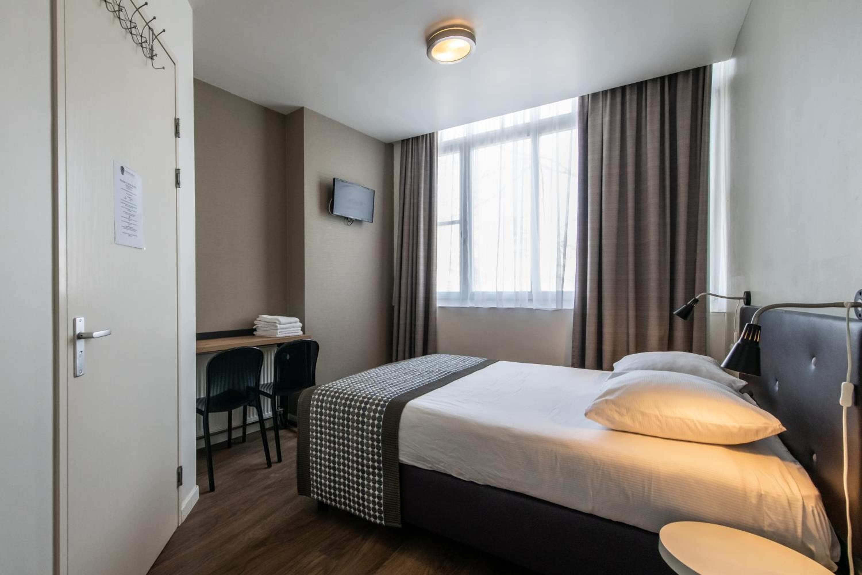Acostar Hotel — 28