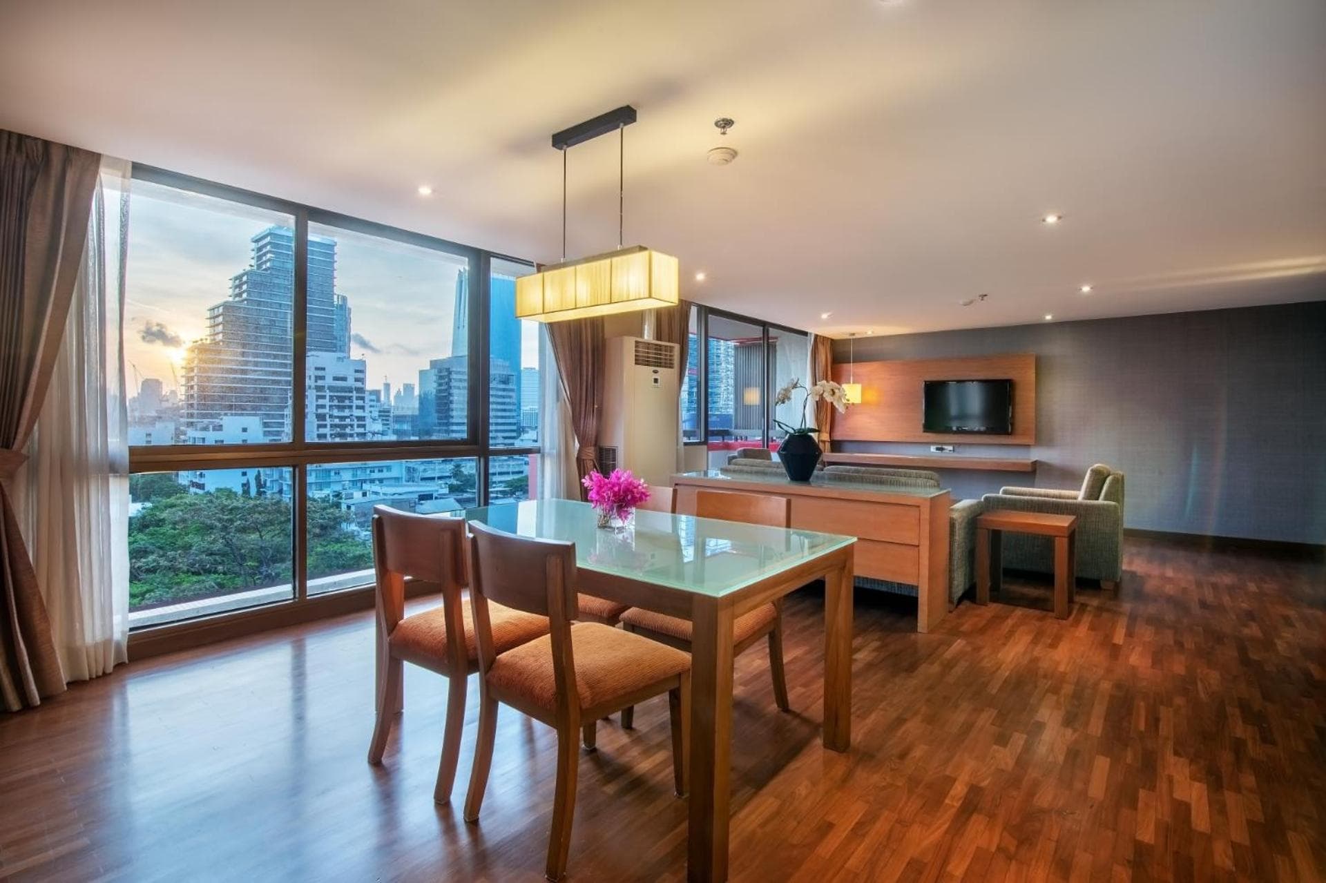 Bandara Suites Silom, Bangkok — 19