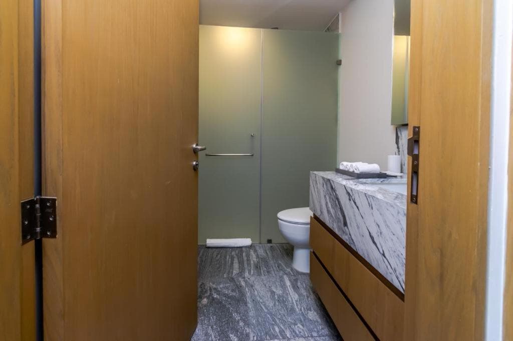 Luxury 3 BR Condo rooftop pool, near the beach — 21