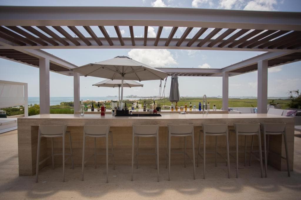 Luxury 3 BR Condo rooftop pool, near the beach — 14