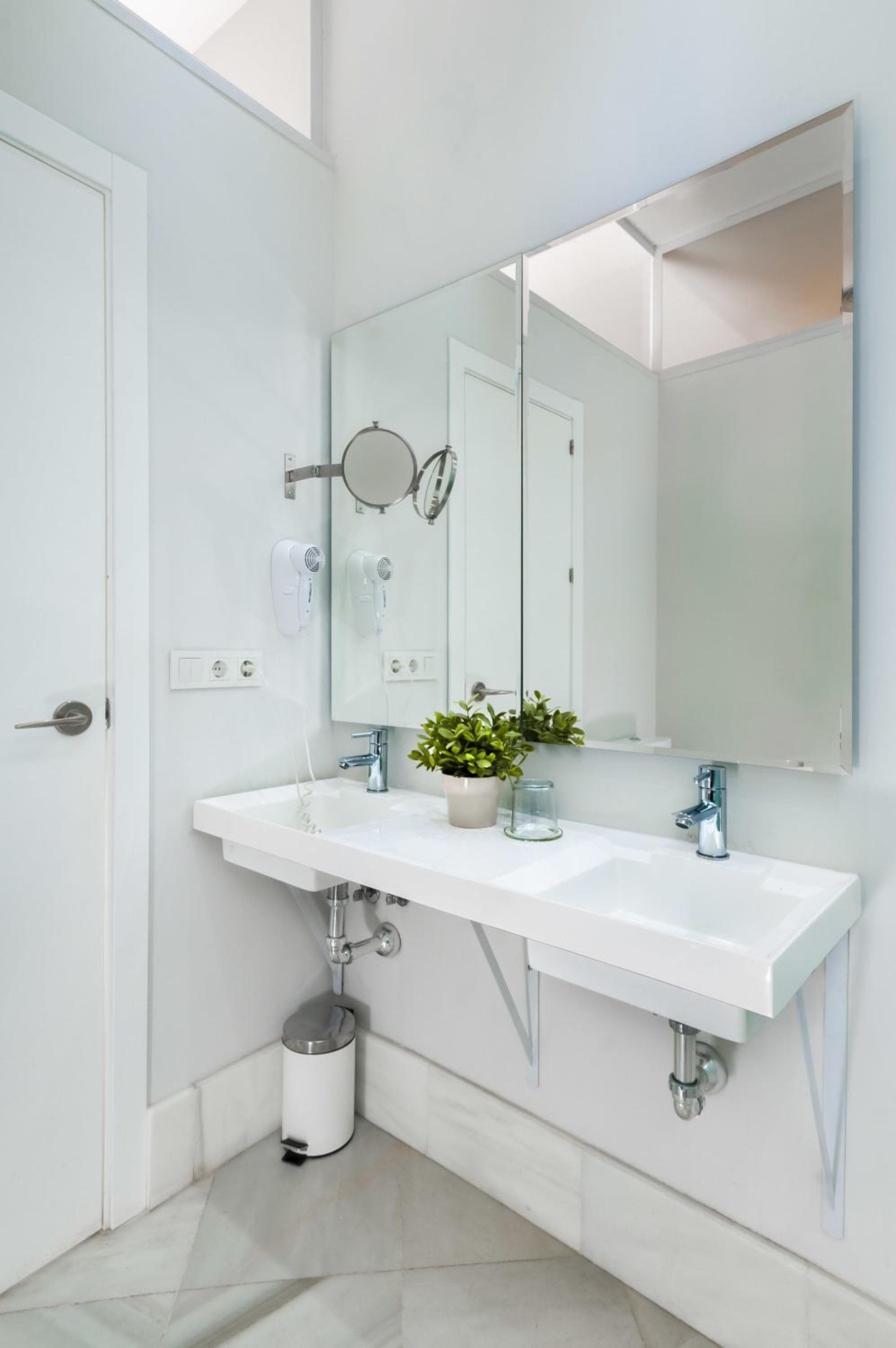 Suites Sevilla Plaza — 23