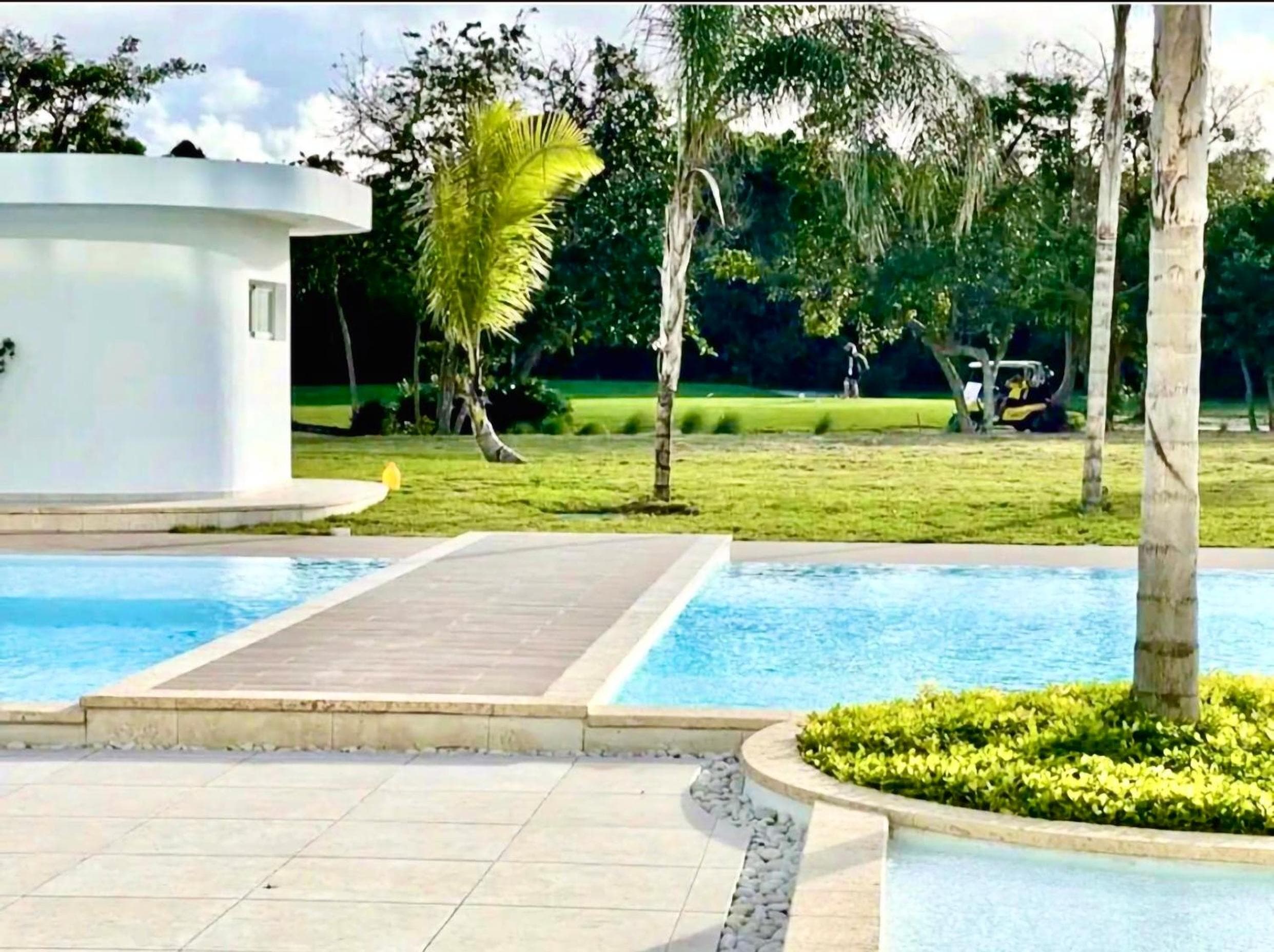 Appartamento di lusso con vista sulla piscina e sul golf — 26