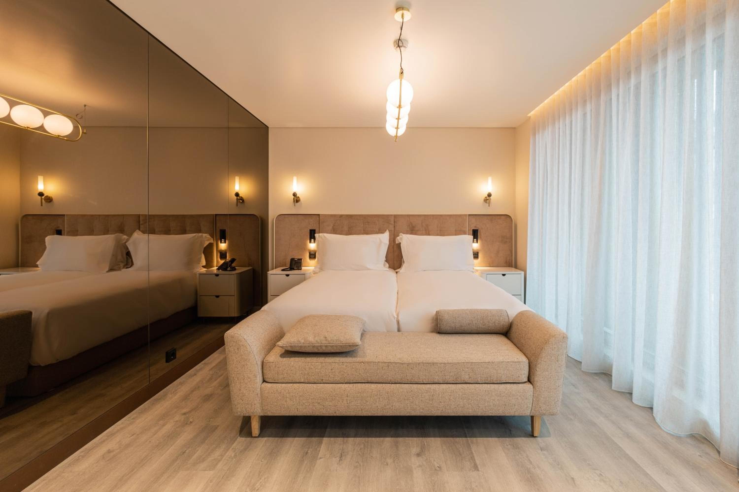 LUSTER Hotel — 12