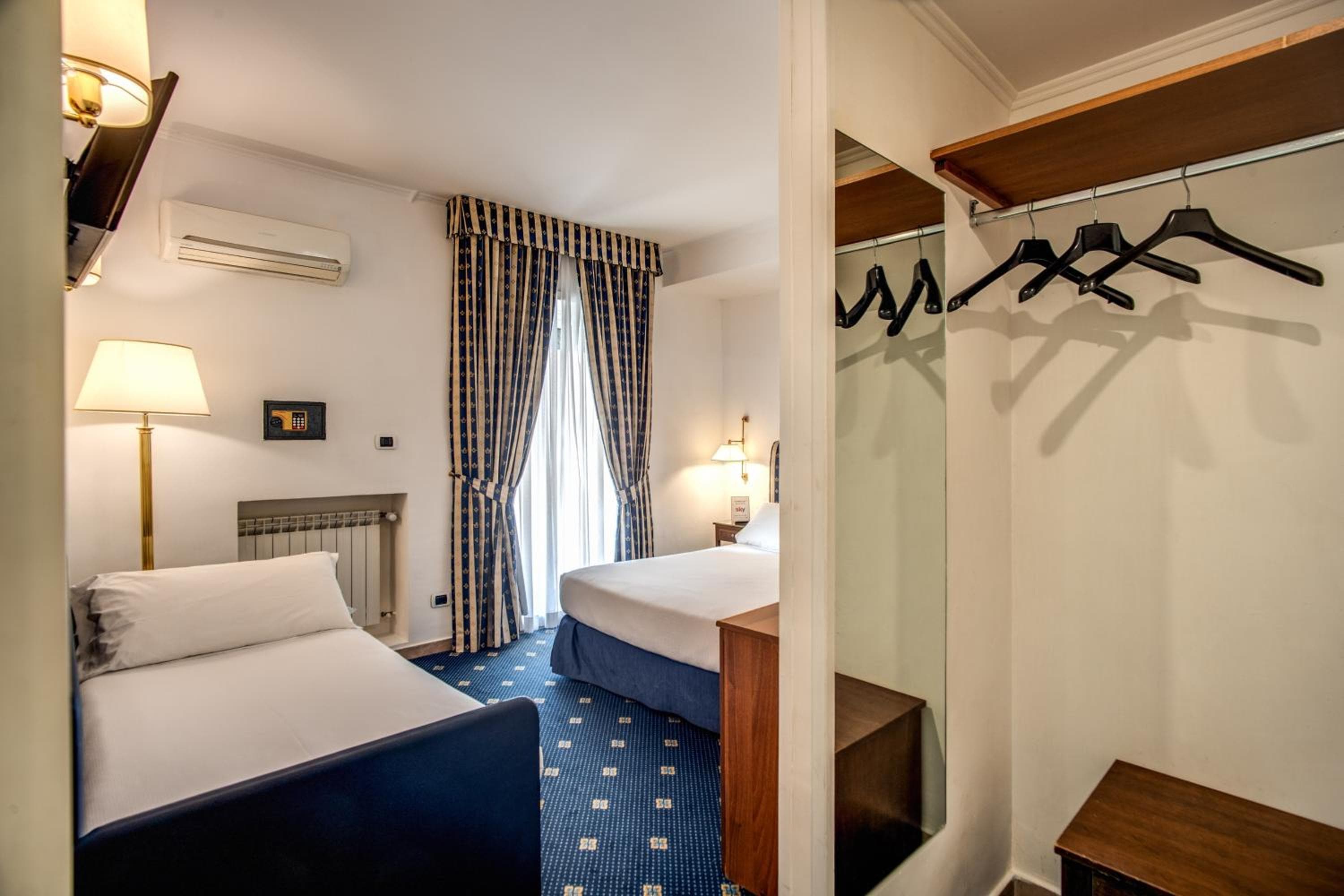 Hotel Napoleón — 8