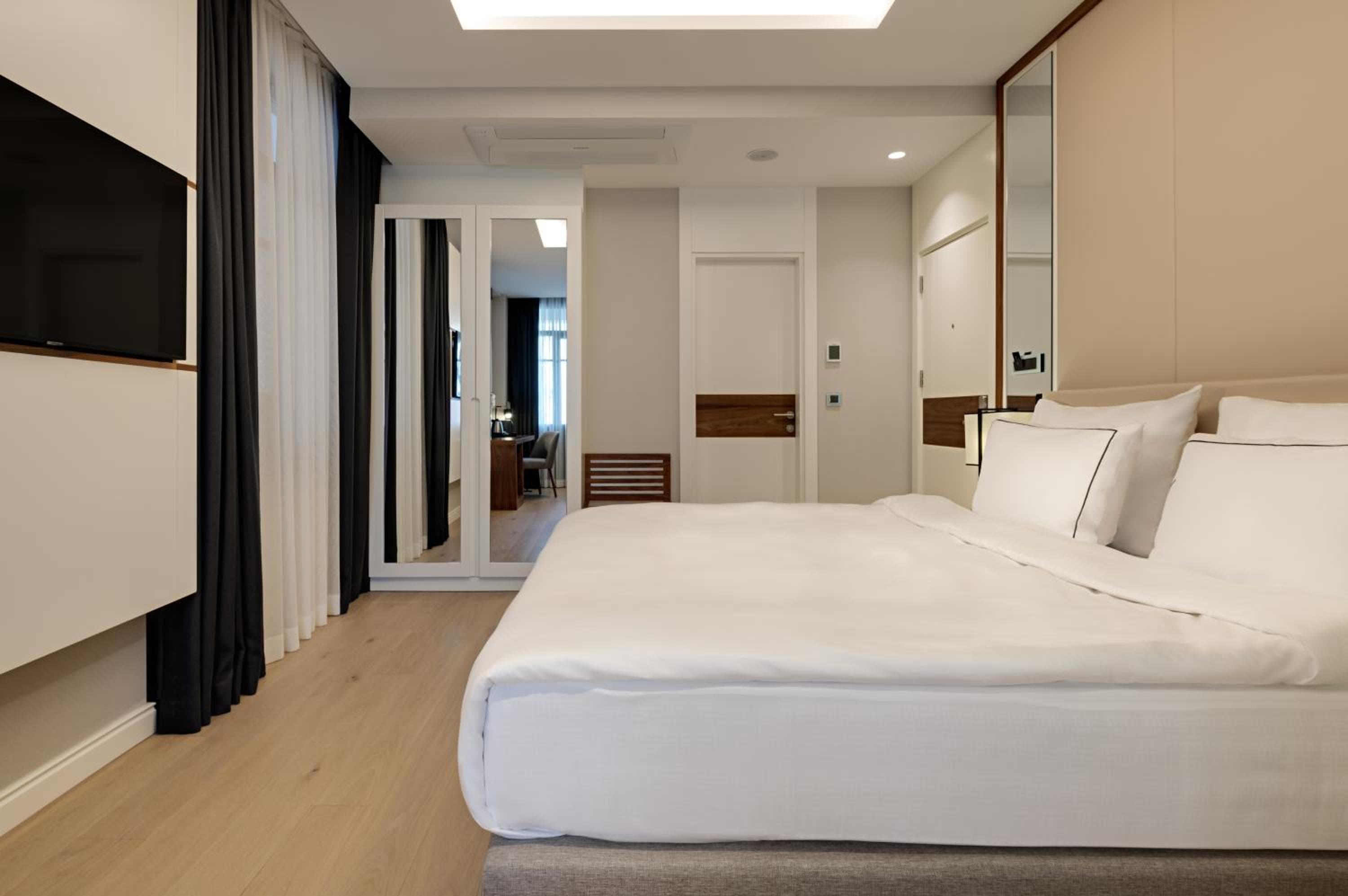 Gleam Collection Hotel — 29