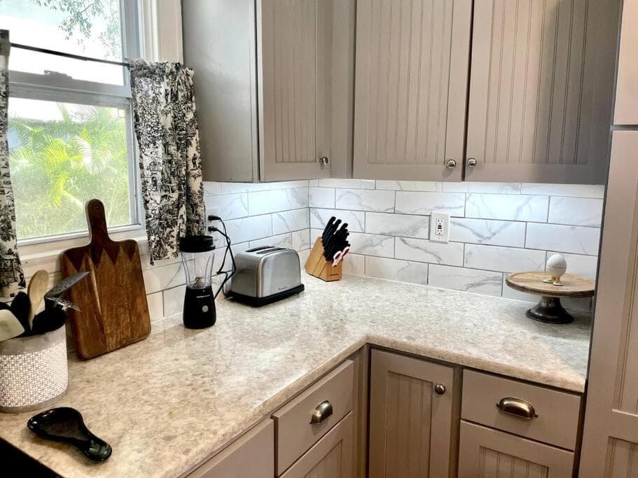 Cozy sanctuary minutes from the bay and beaches — 30