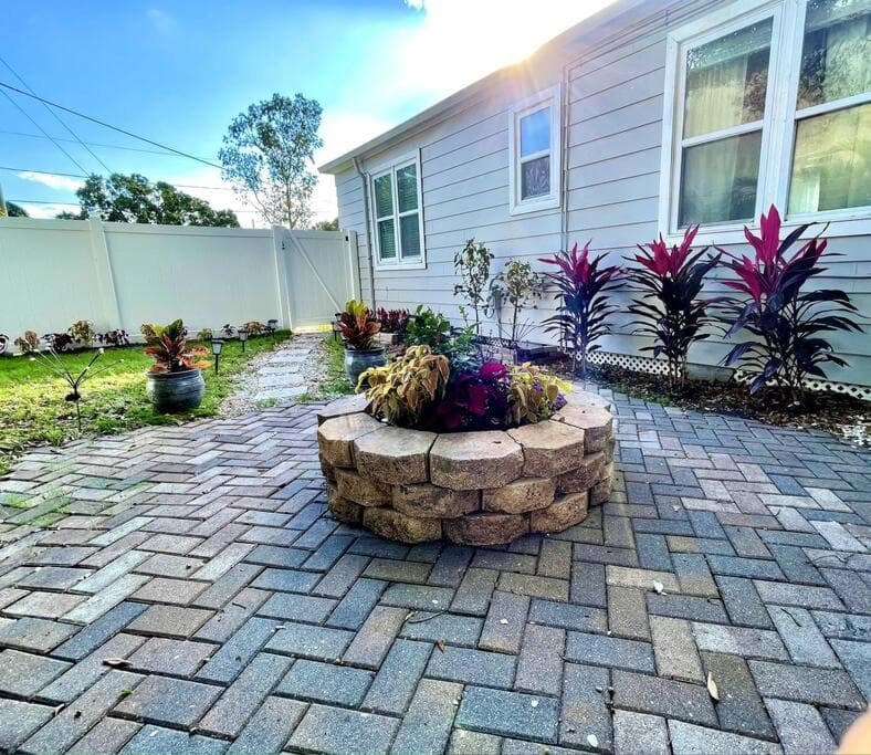 Cozy sanctuary minutes from the bay and beaches — 28