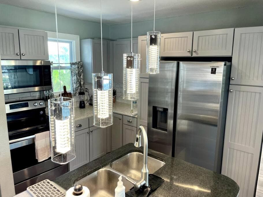 Cozy sanctuary minutes from the bay and beaches — 20