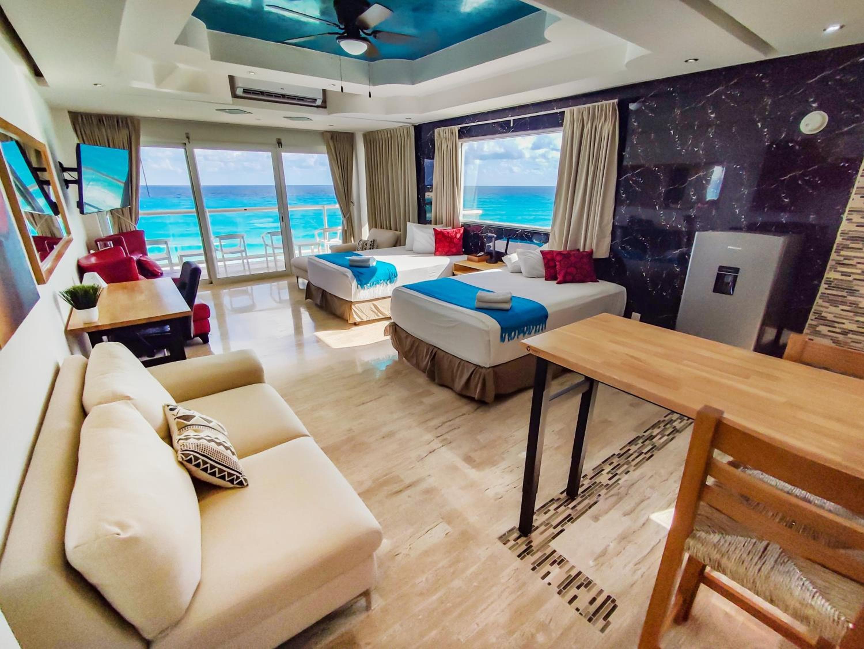 Paradise Beachfront & Nightlife Heart — 3