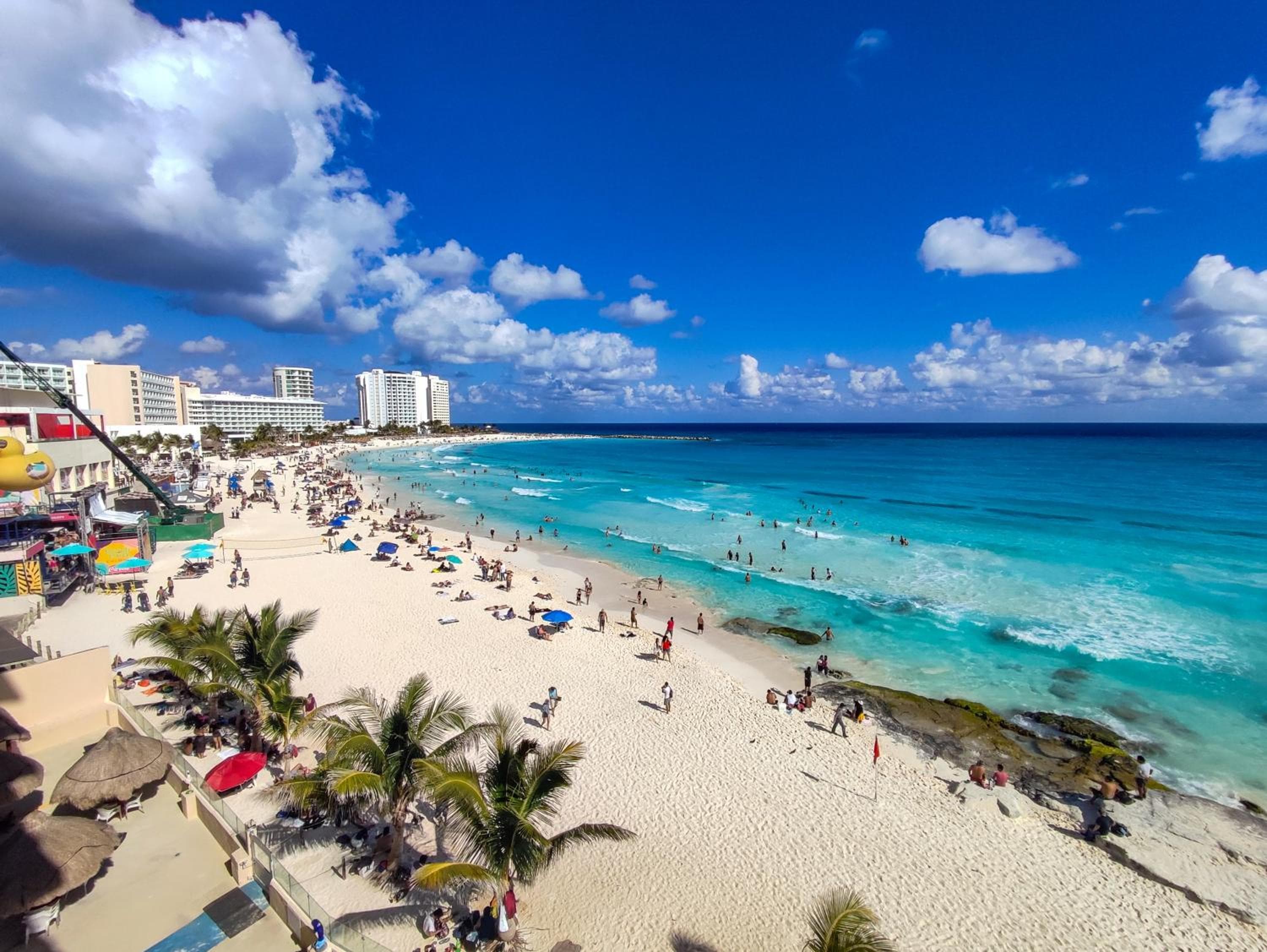 Paradise Beachfront & Nightlife Heart — 23