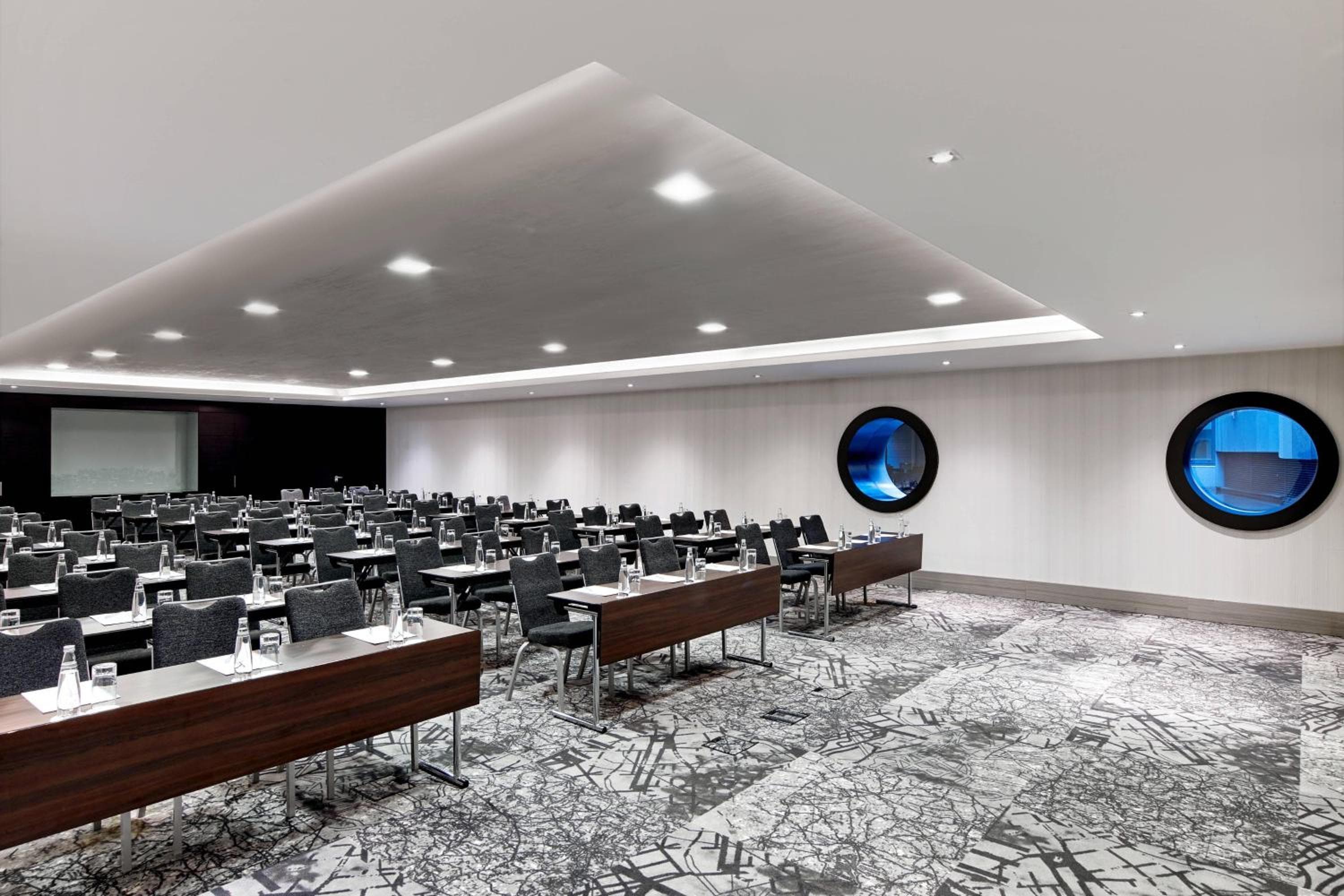 Le Meridien Istanbul Etiler — 7