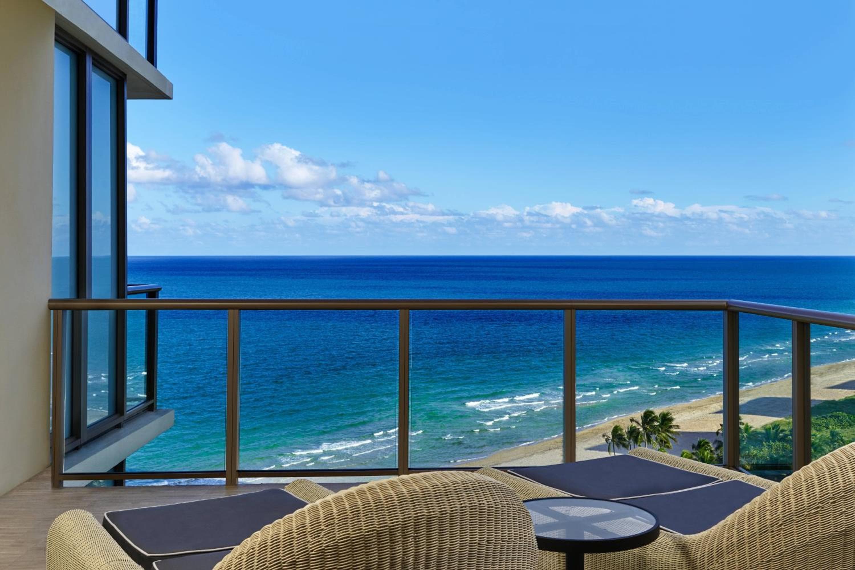 Das St. Regis Bal Harbour Resort — 18