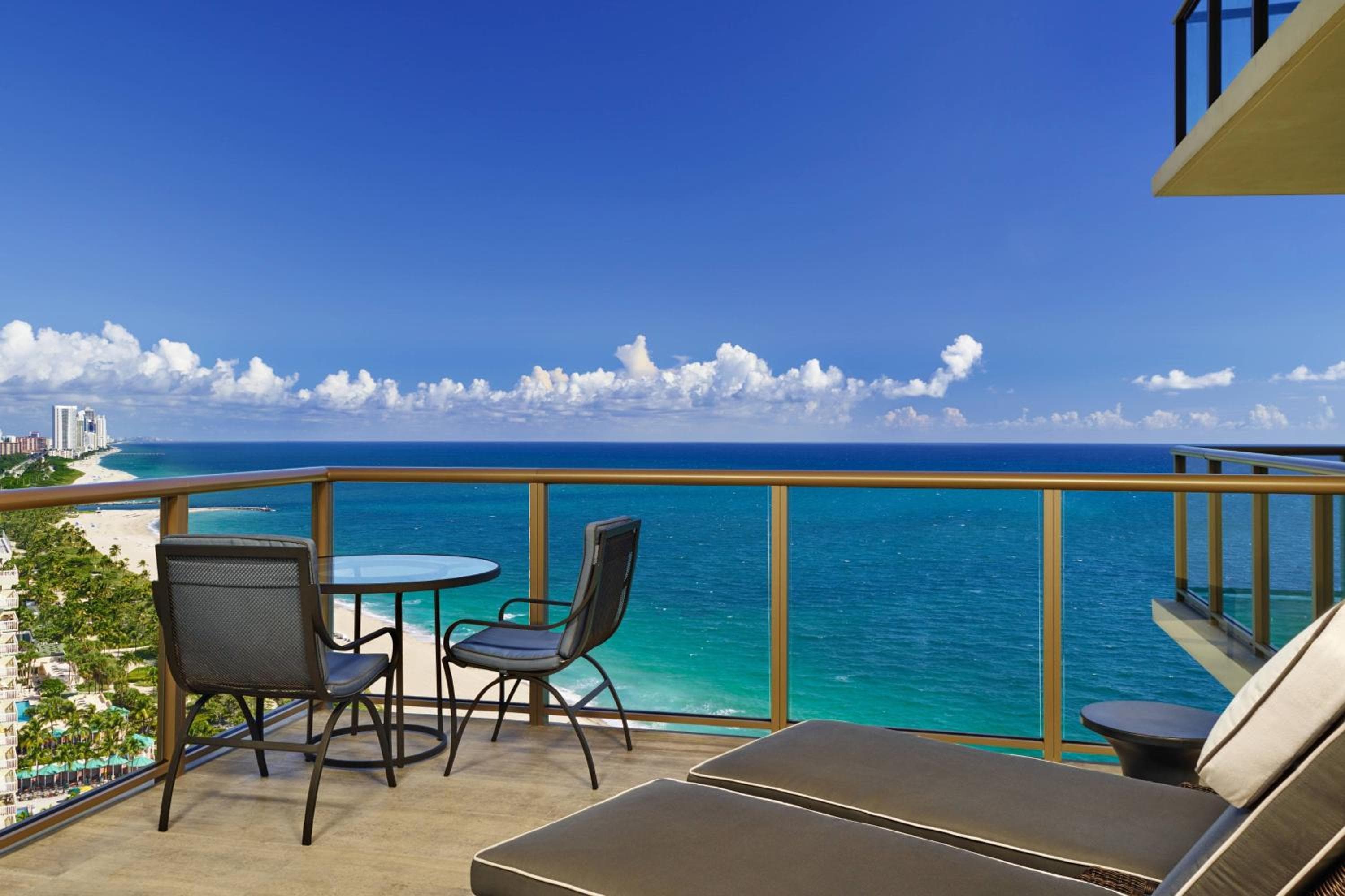 Das St. Regis Bal Harbour Resort — 19
