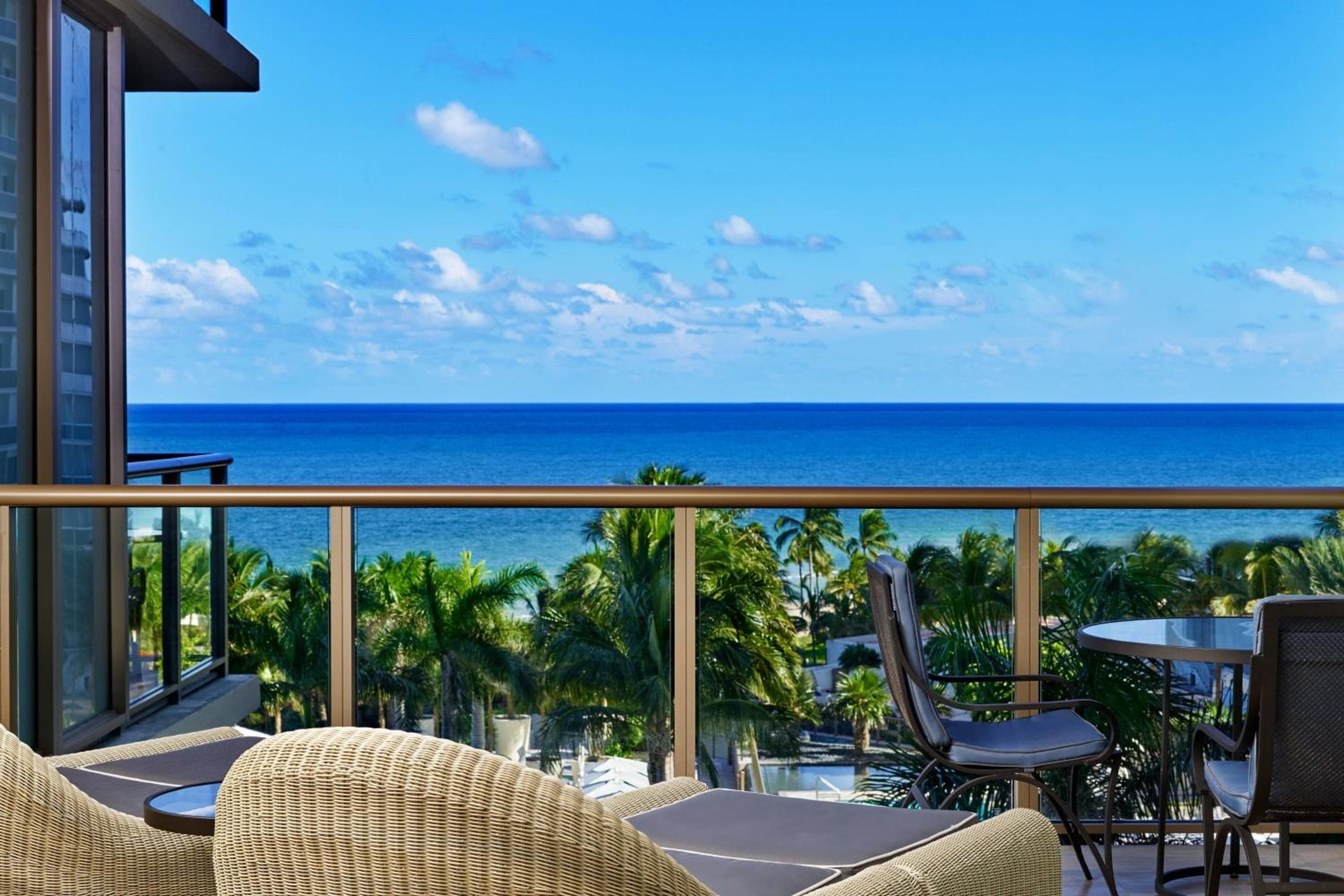 Das St. Regis Bal Harbour Resort — 17