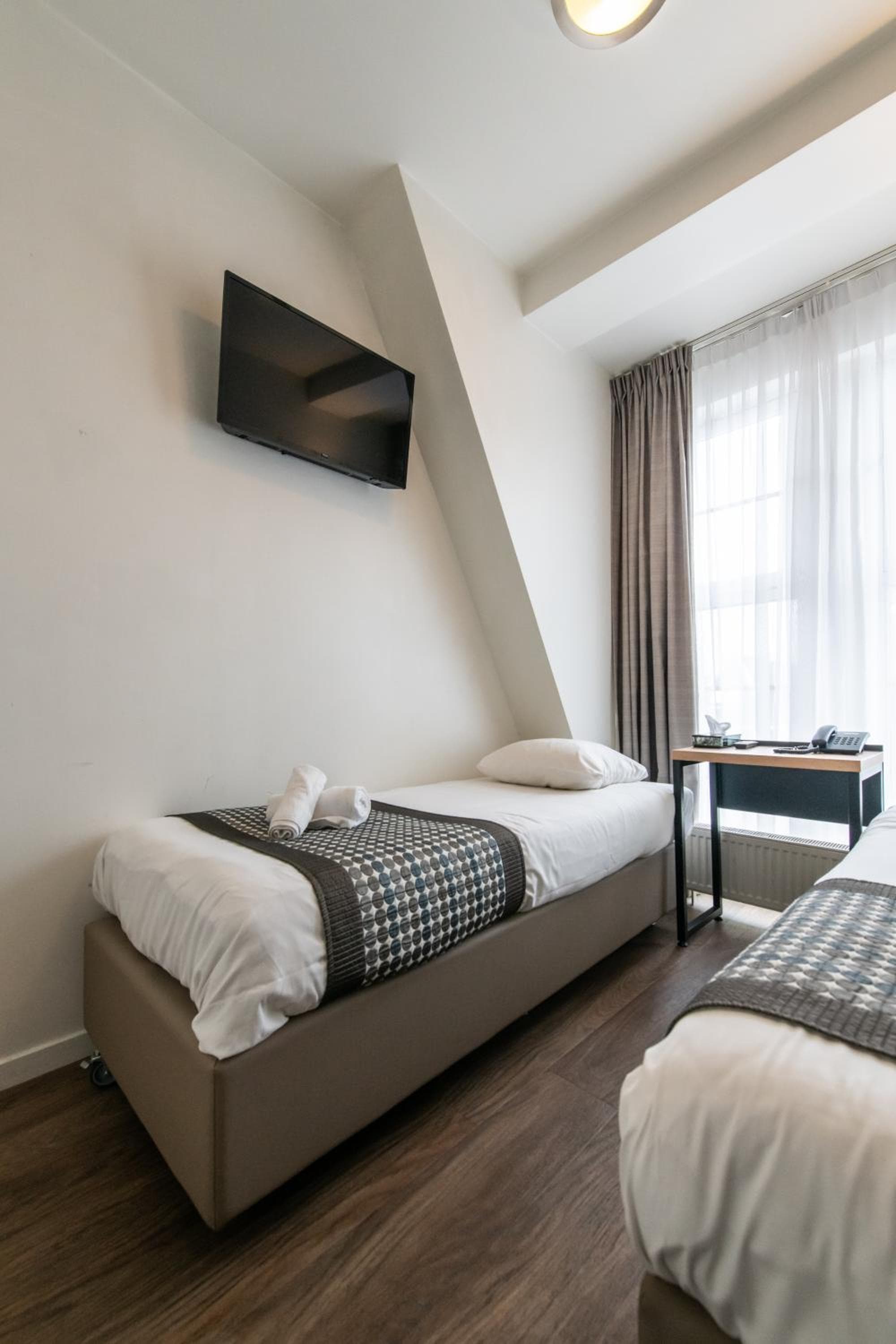 Acostar Hotel — 6