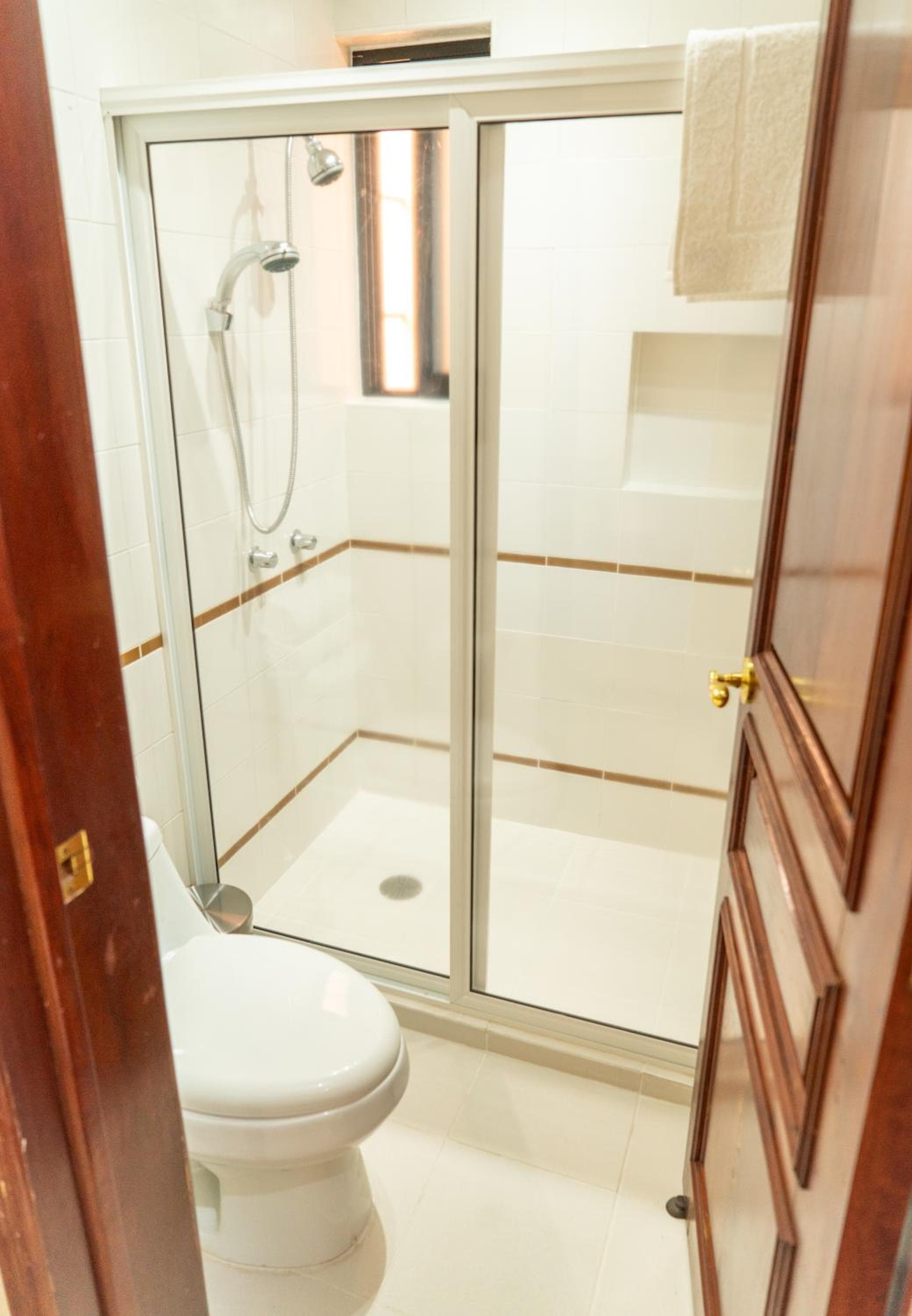 Magnifica Villa Palmeras luxurious 4 Br 6 Bds 4 Ba private pool lagoon front super fast Wifi — 22