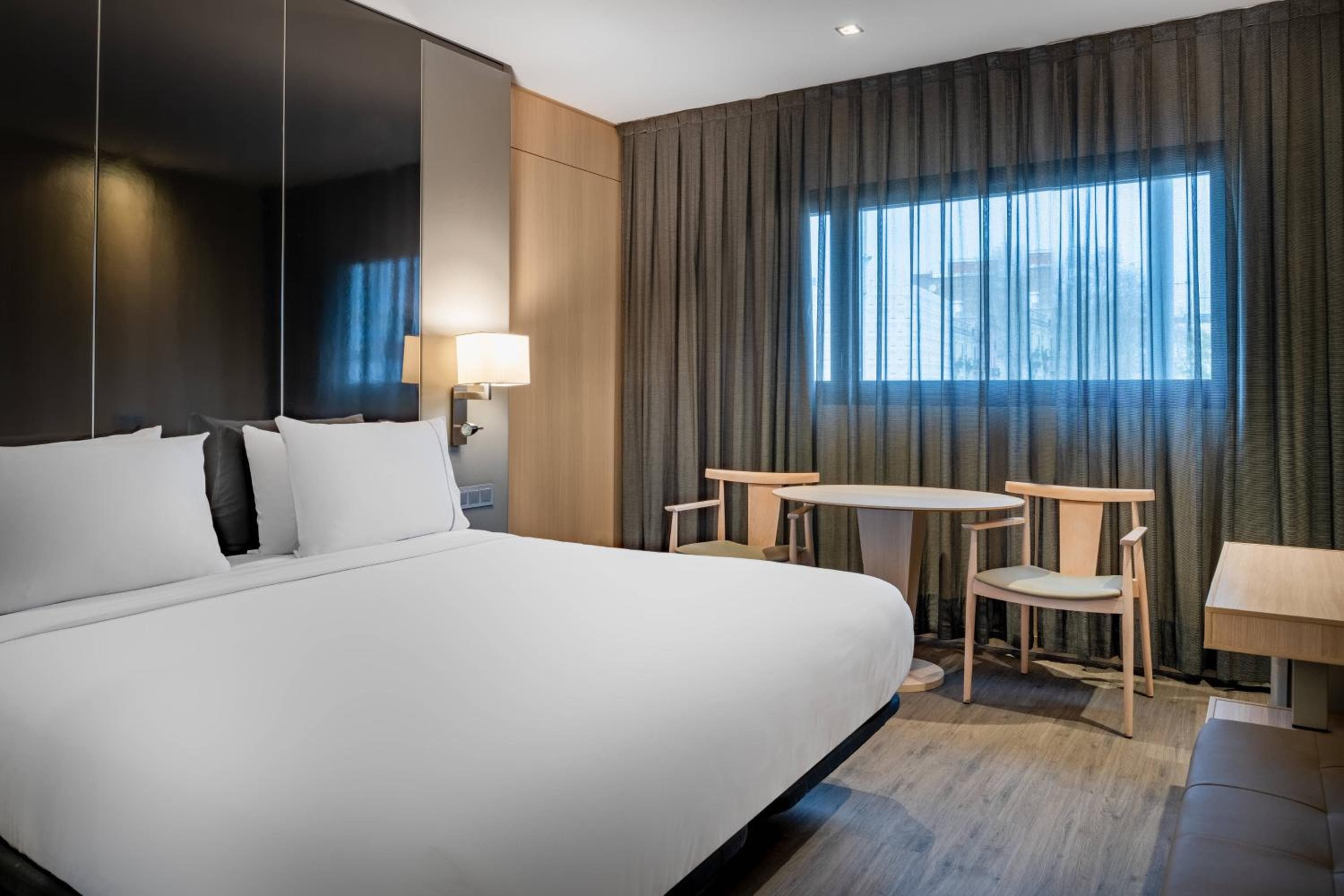 AC Hotel Sants by Marriott — 10