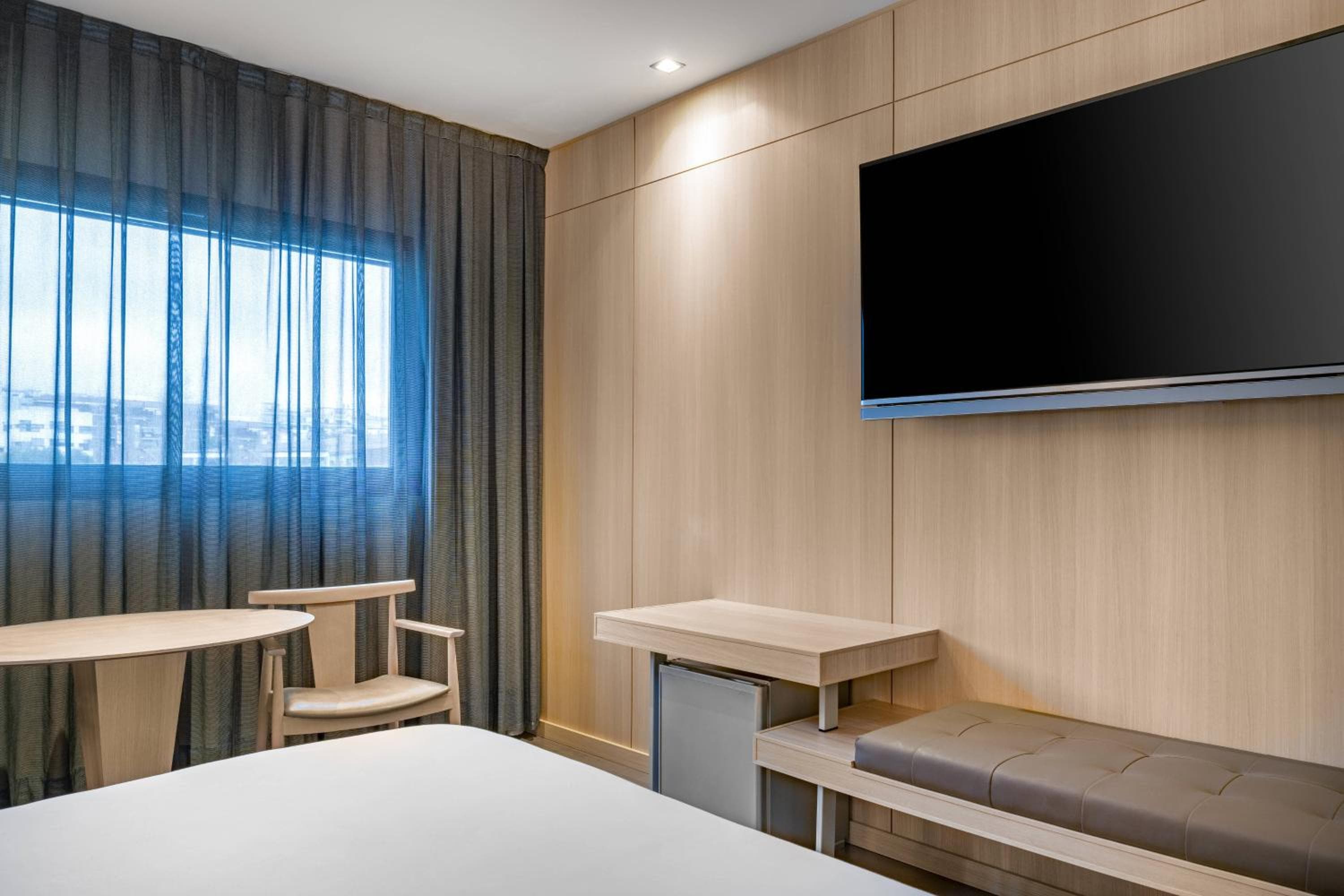 AC Hotel Sants by Marriott — 11