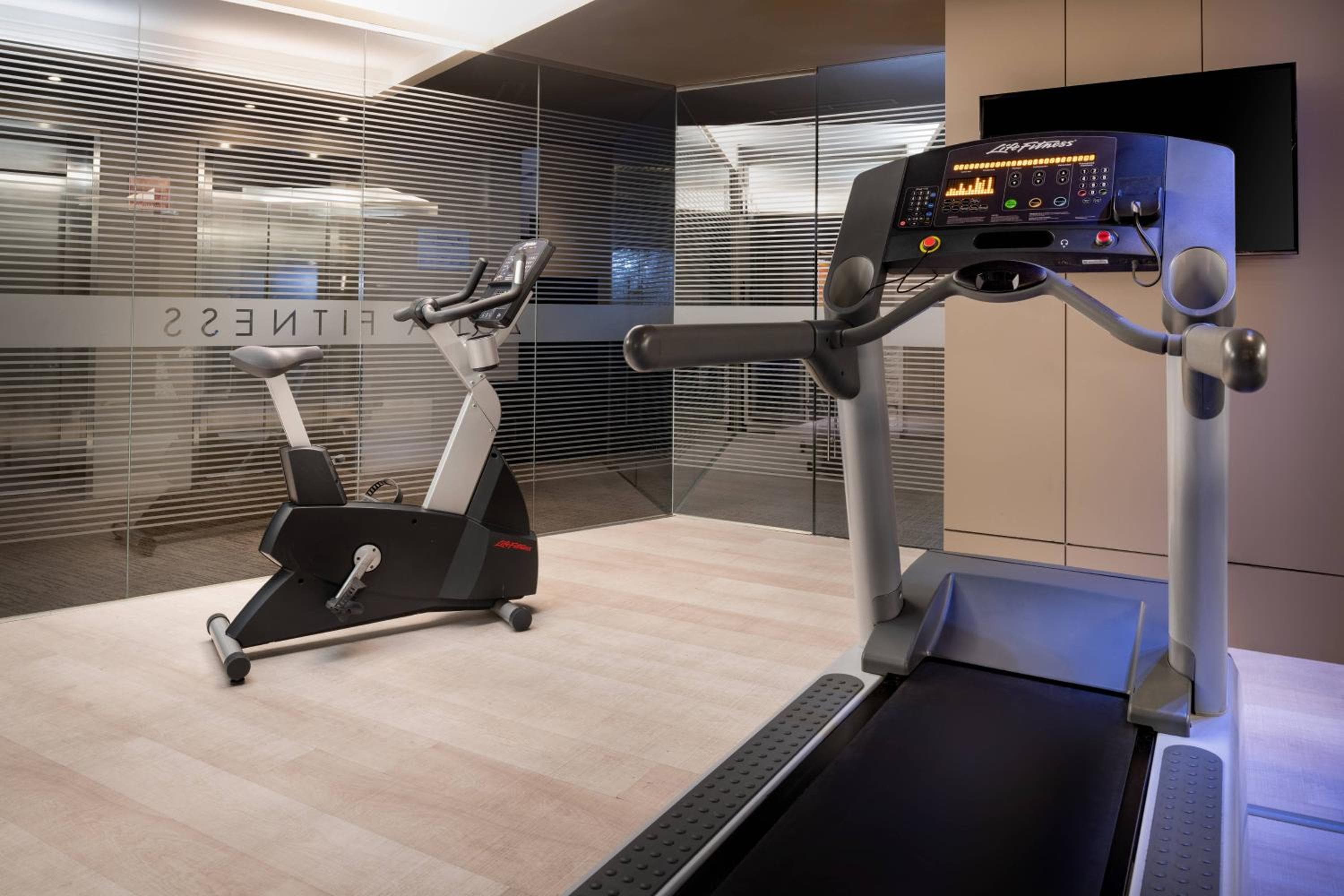 AC Hotel Sants by Marriott — 11