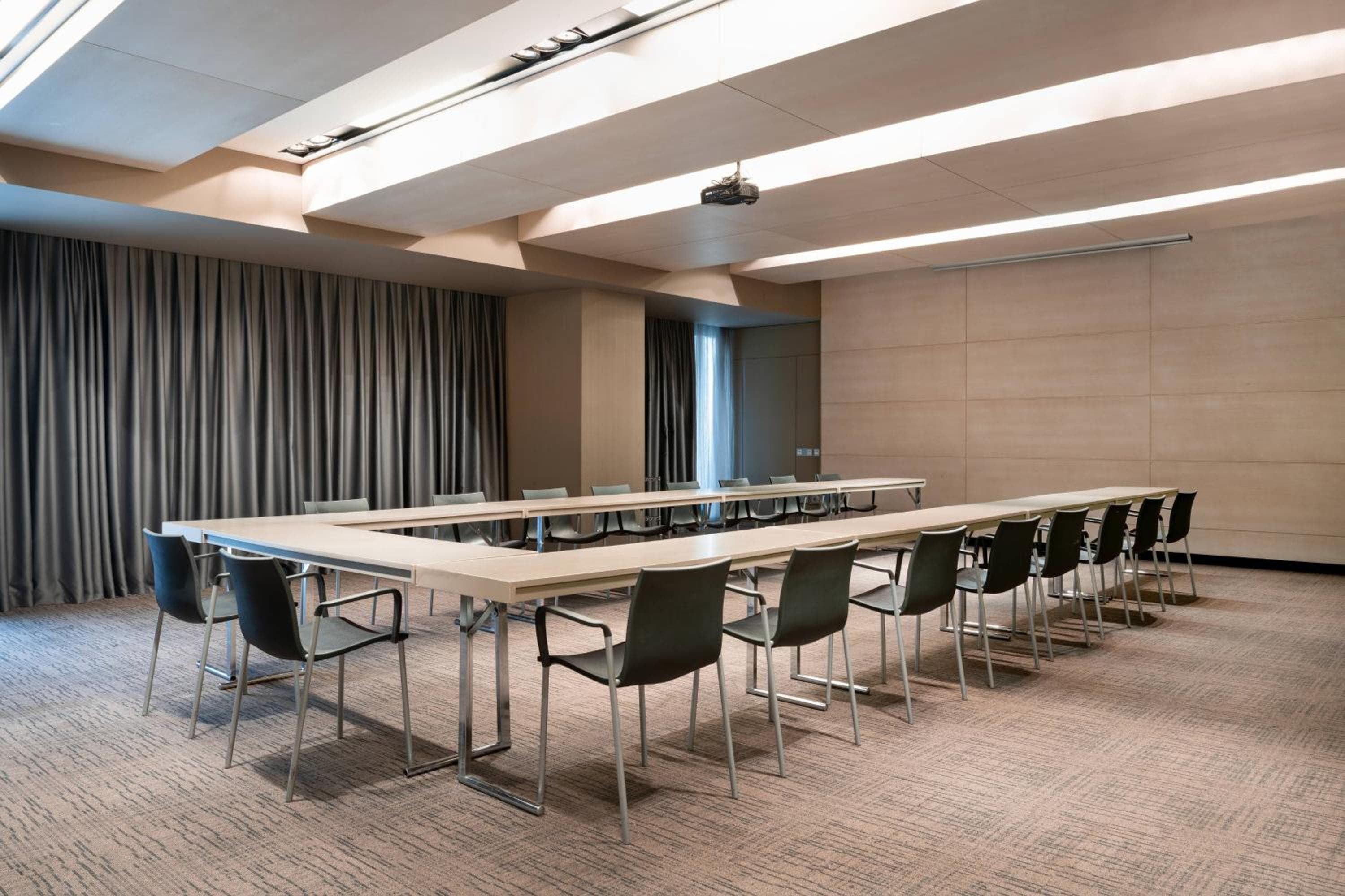 AC Hotel Sants by Marriott — 20