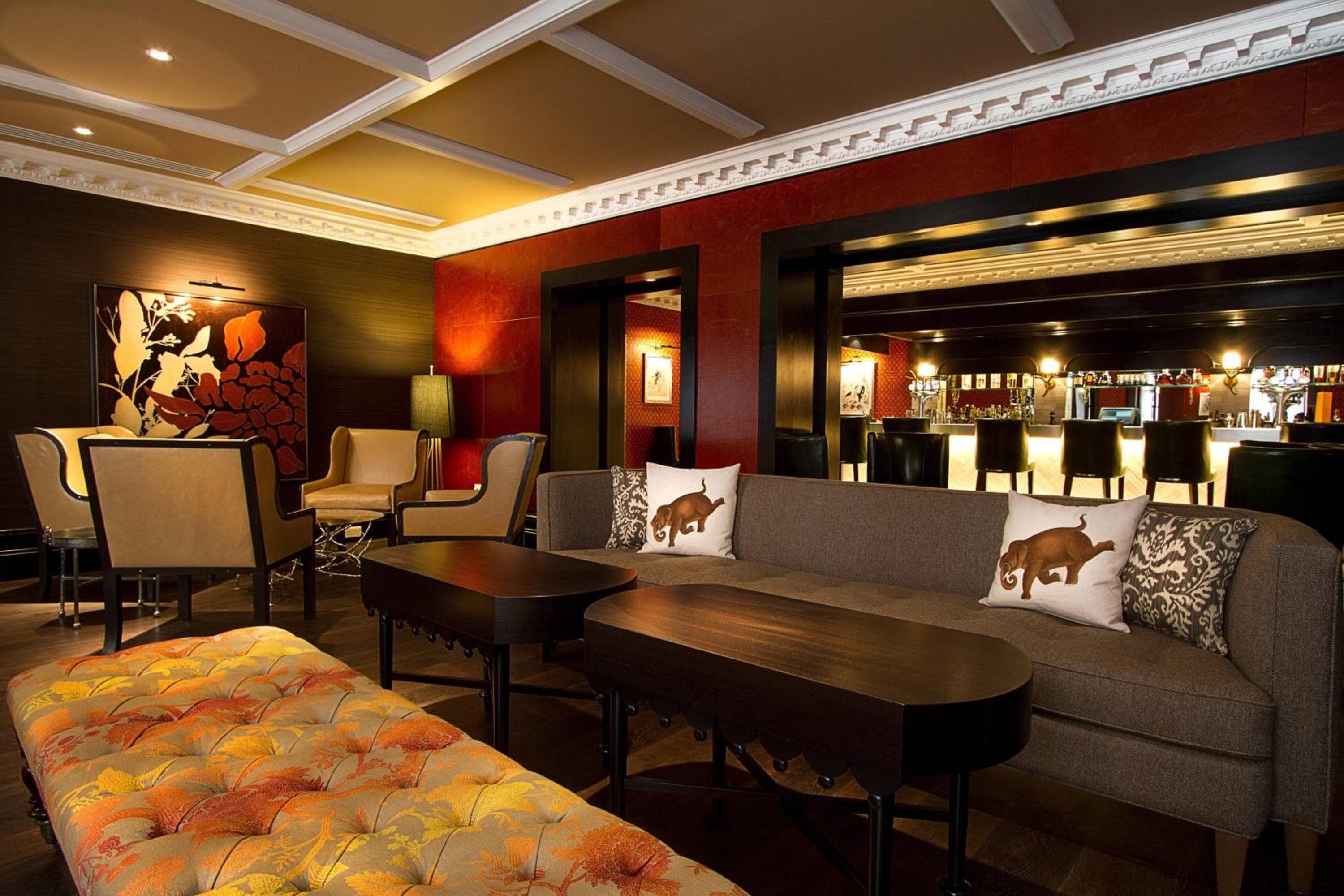 Hotel St. Ermin, Collezione di autografi — 9