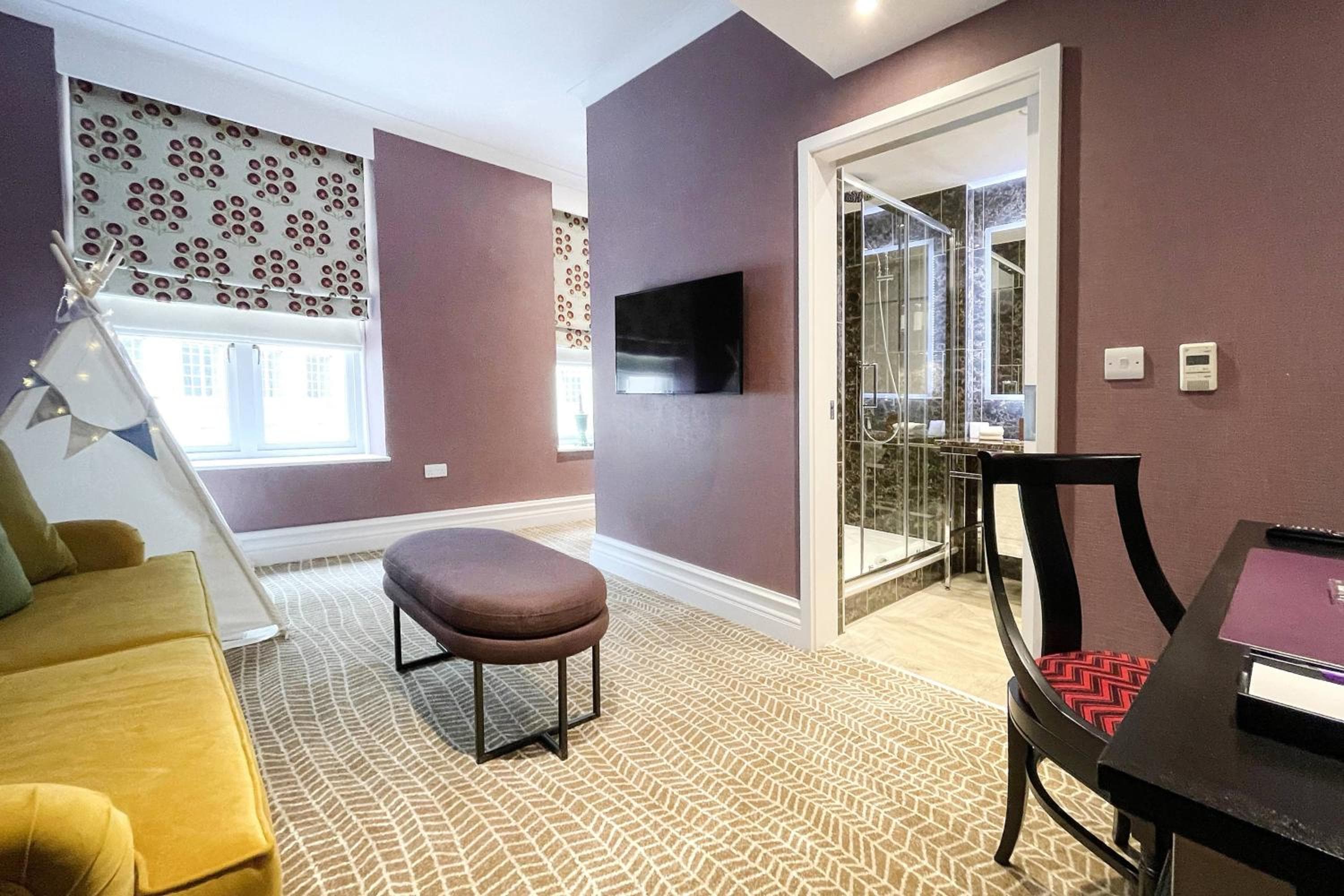 Hotel St. Ermin, Collezione di autografi — 14