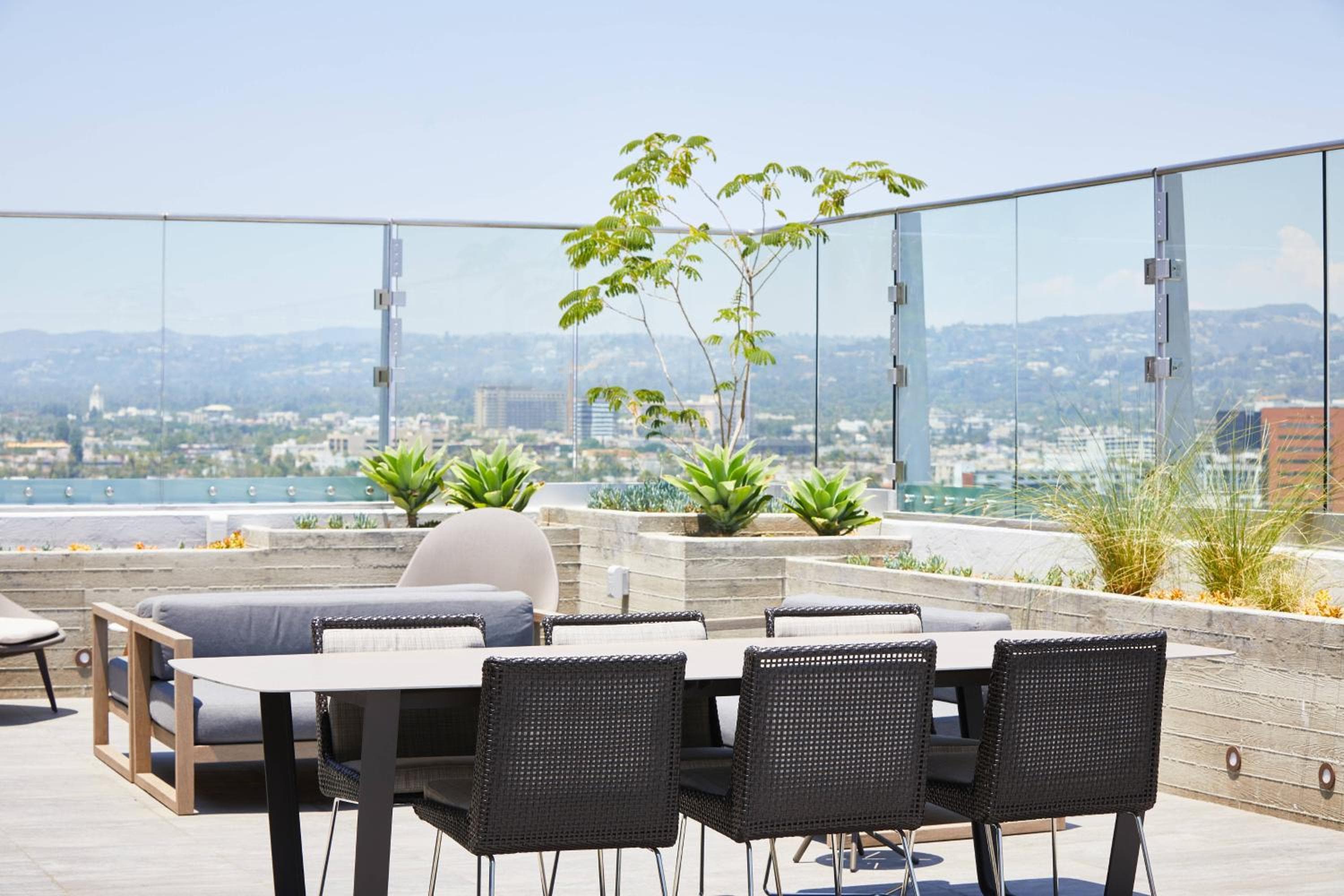 AC Hotel by Marriott Beverly Hills — 15