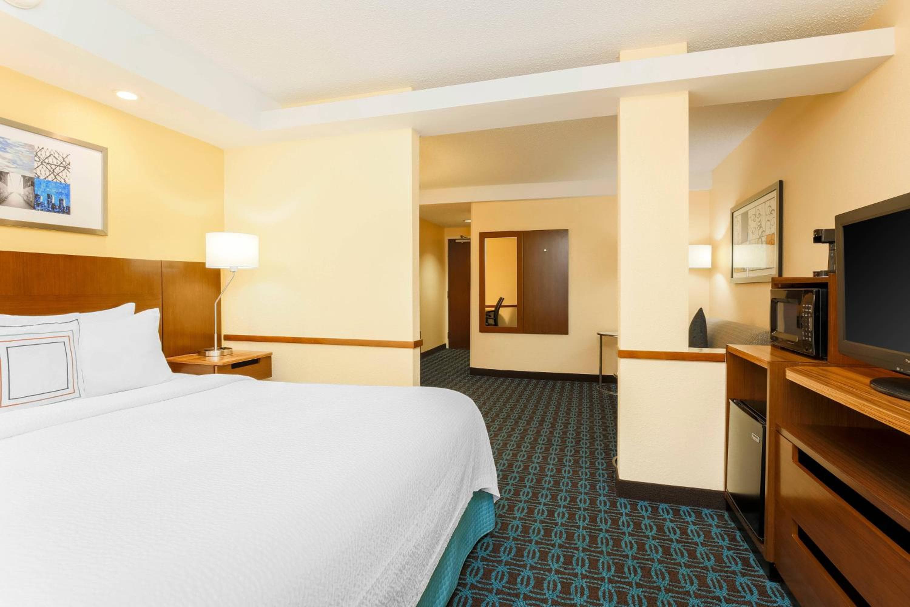 Fairfield Inn & Suites by Marriott Tampa Brandon — 7