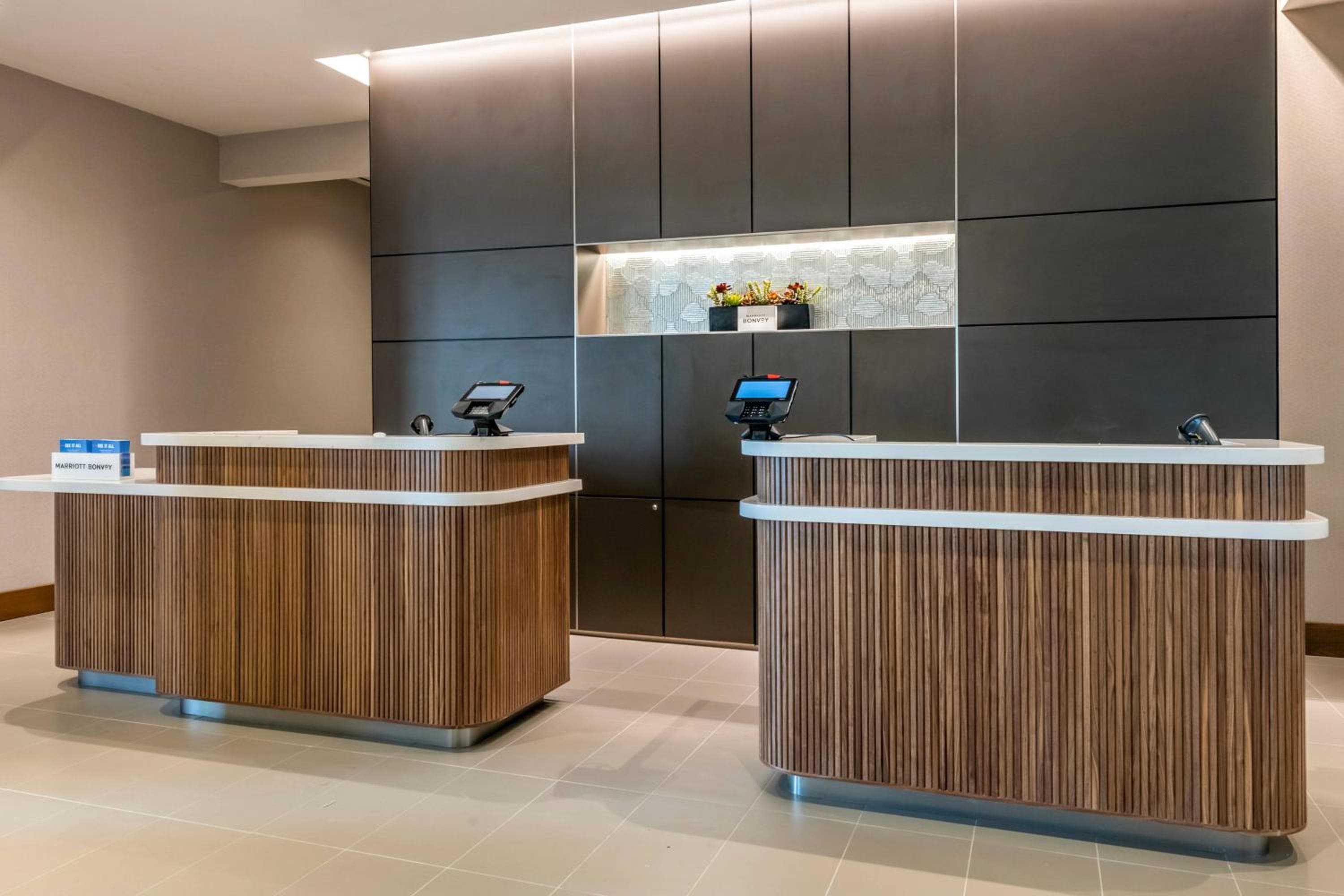 Courtyard by Marriott Fort Lauderdale Centro — 2