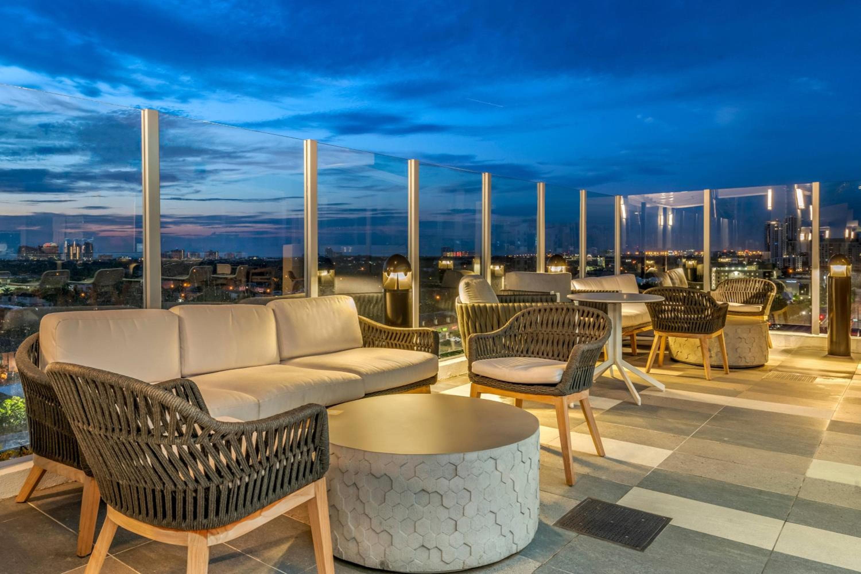 Courtyard by Marriott Fort Lauderdale Centro — 29