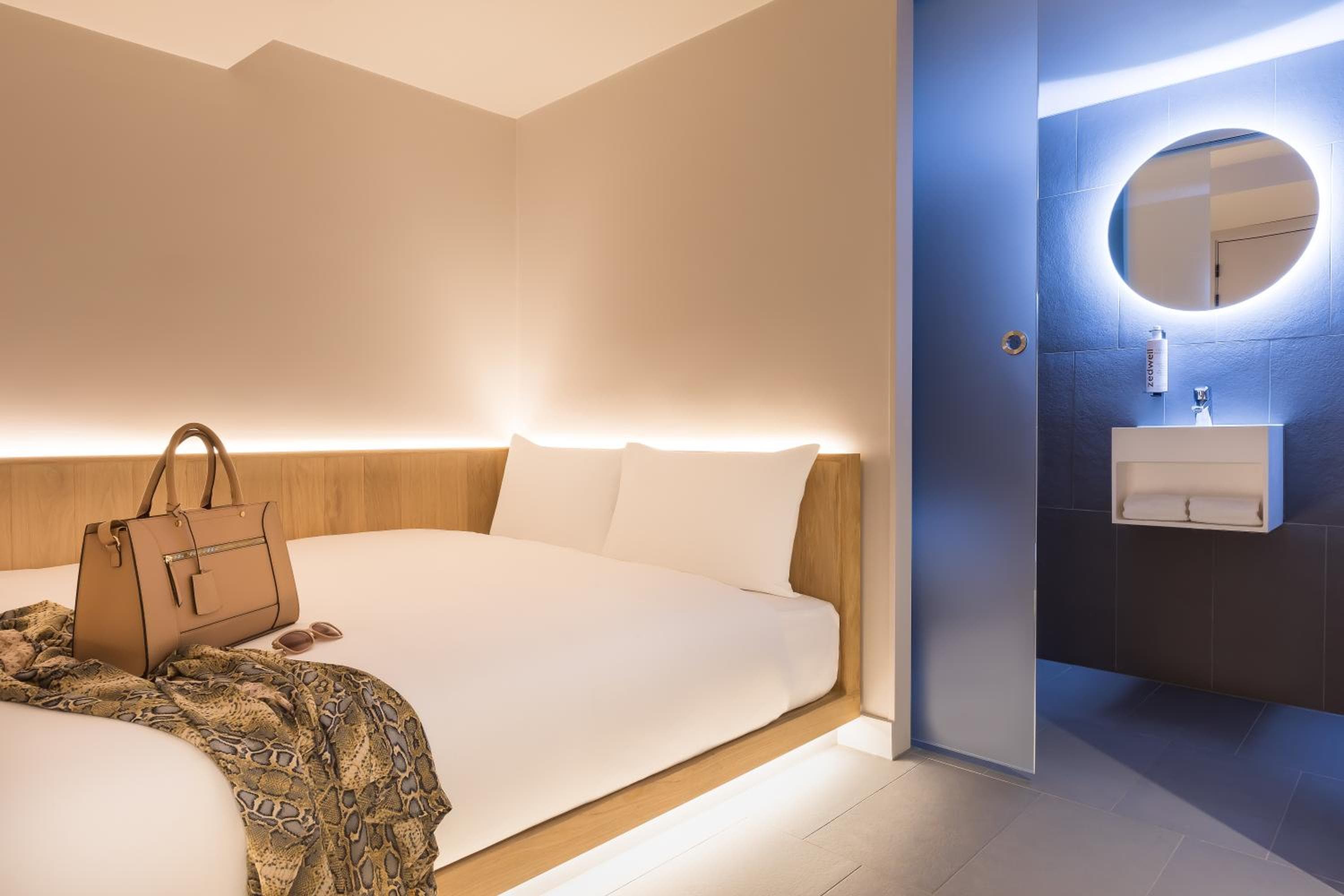 Zedwell Underground Hotel Tottenham Court Rd — 3