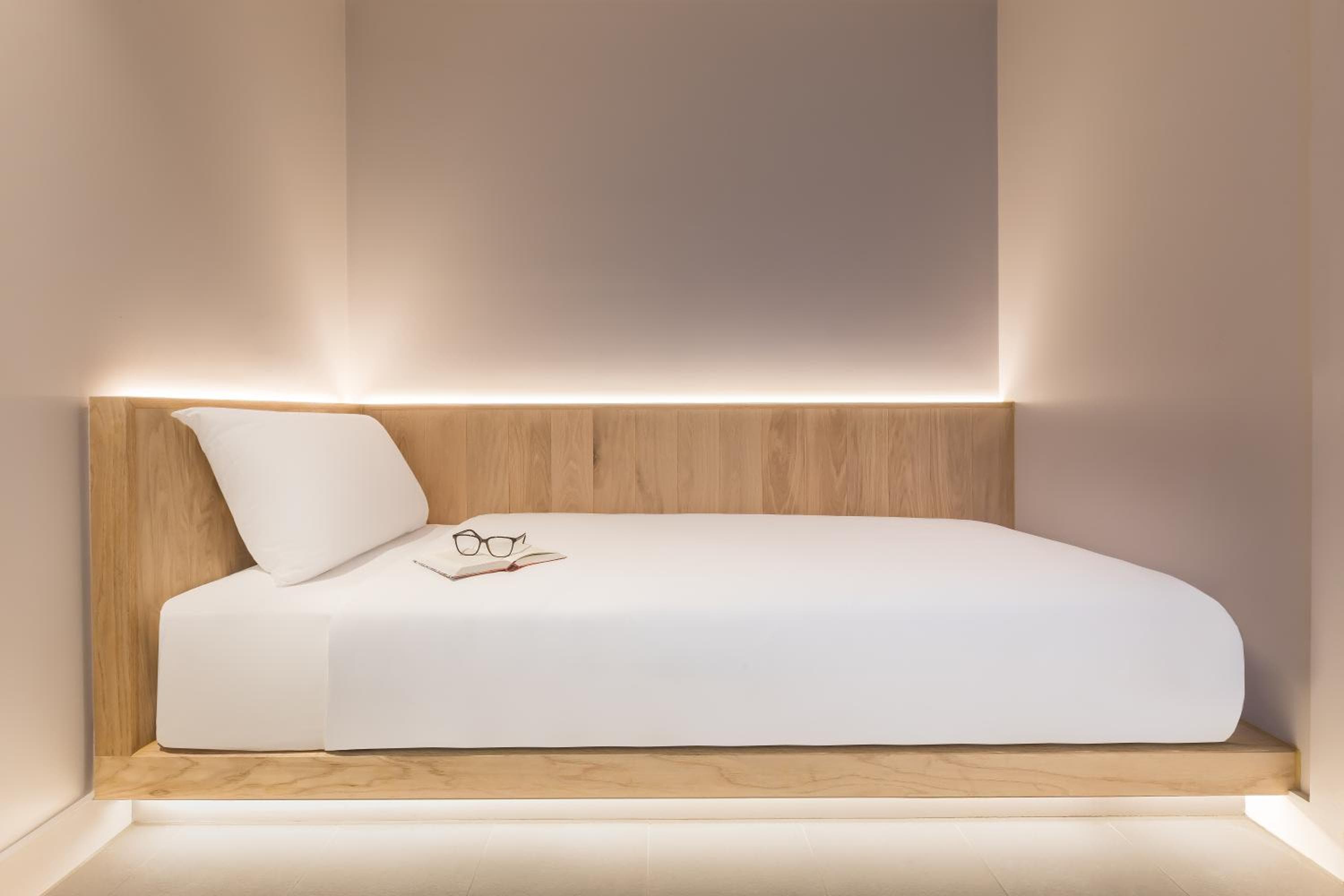 Zedwell Underground Hotel Tottenham Court Rd — 24