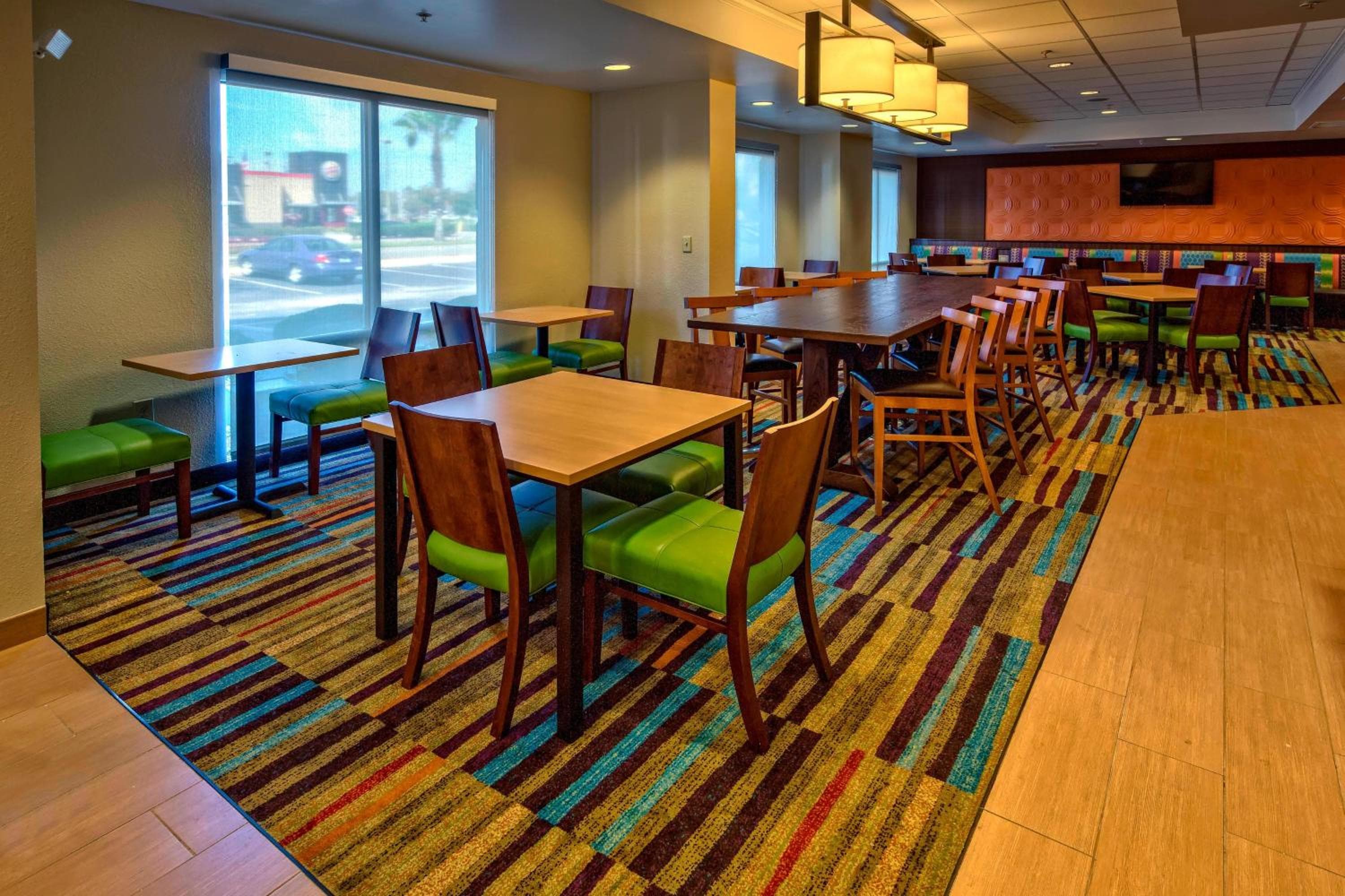 Fairfield Inn and Suites by Marriott Orlando Vicino alla Universal Orlando — 22