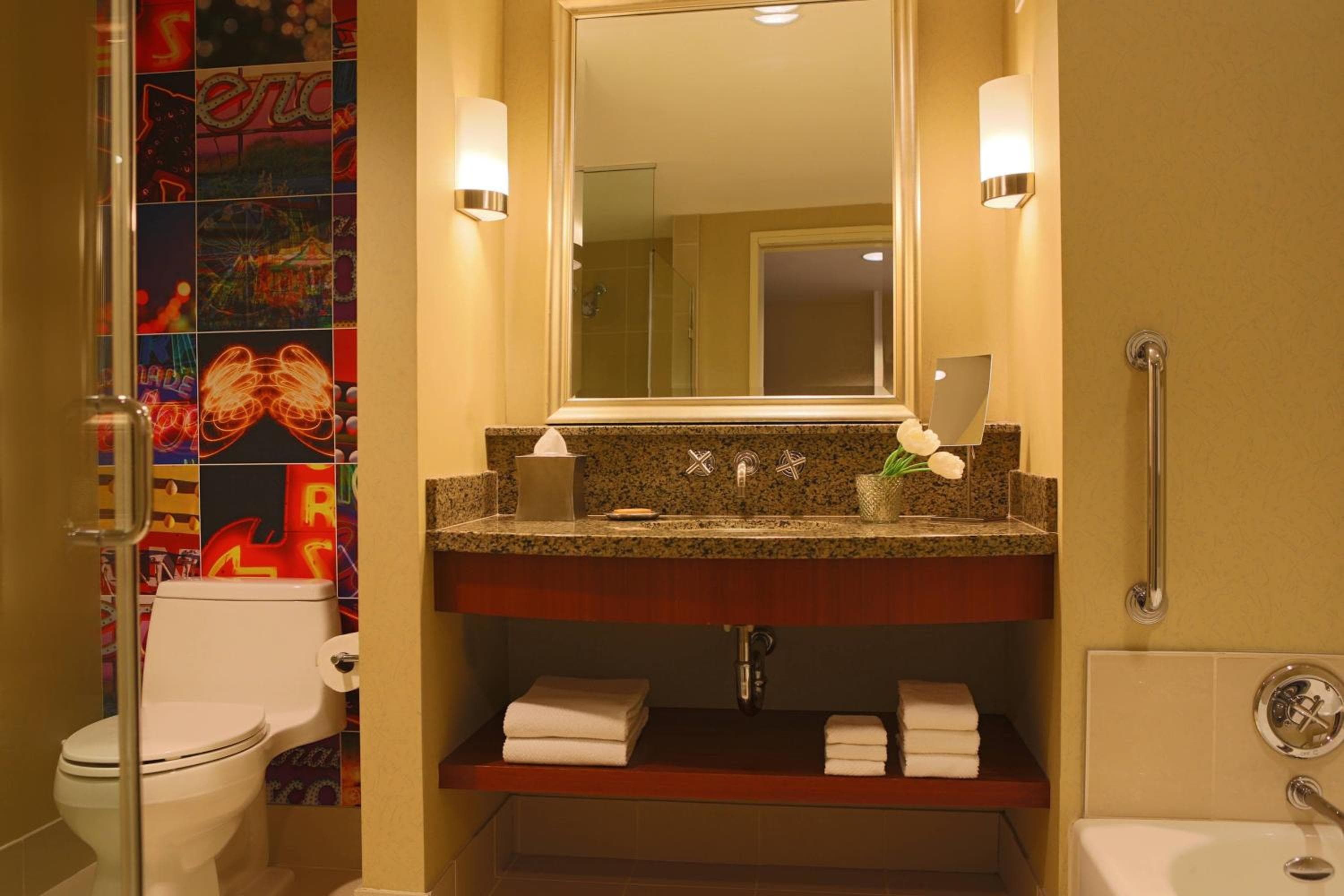 Renaissance Las Vegas Hotel — 16