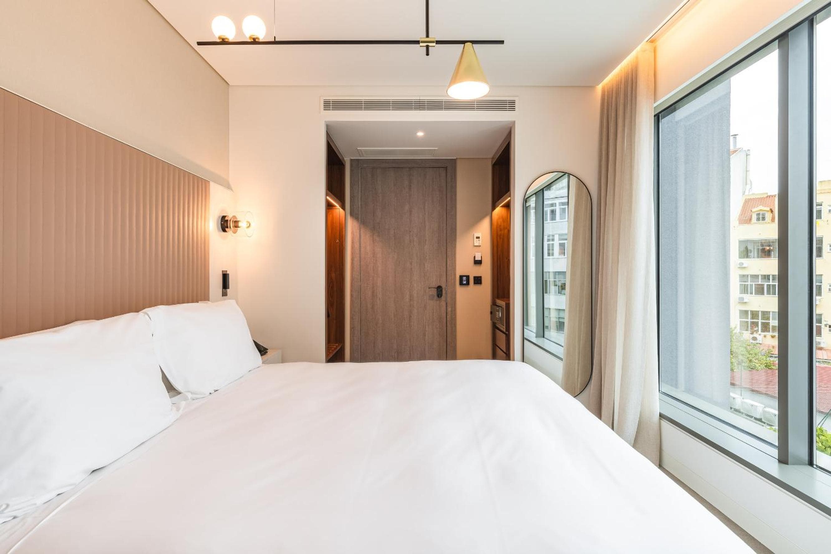 LUSTER Hotel — 13