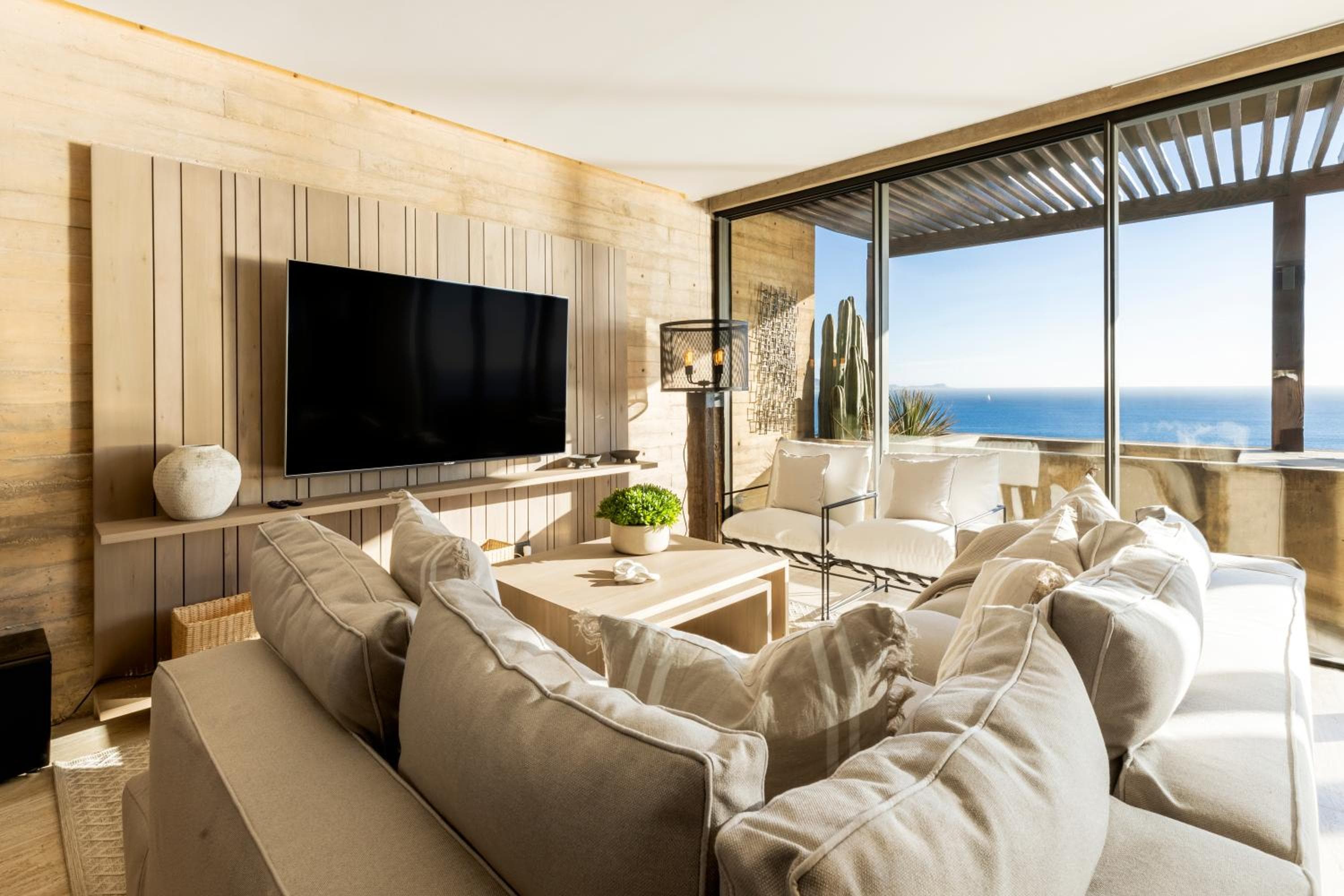 Jacuzzi privado - Vistas impresionantes - Terraza exterior — 30