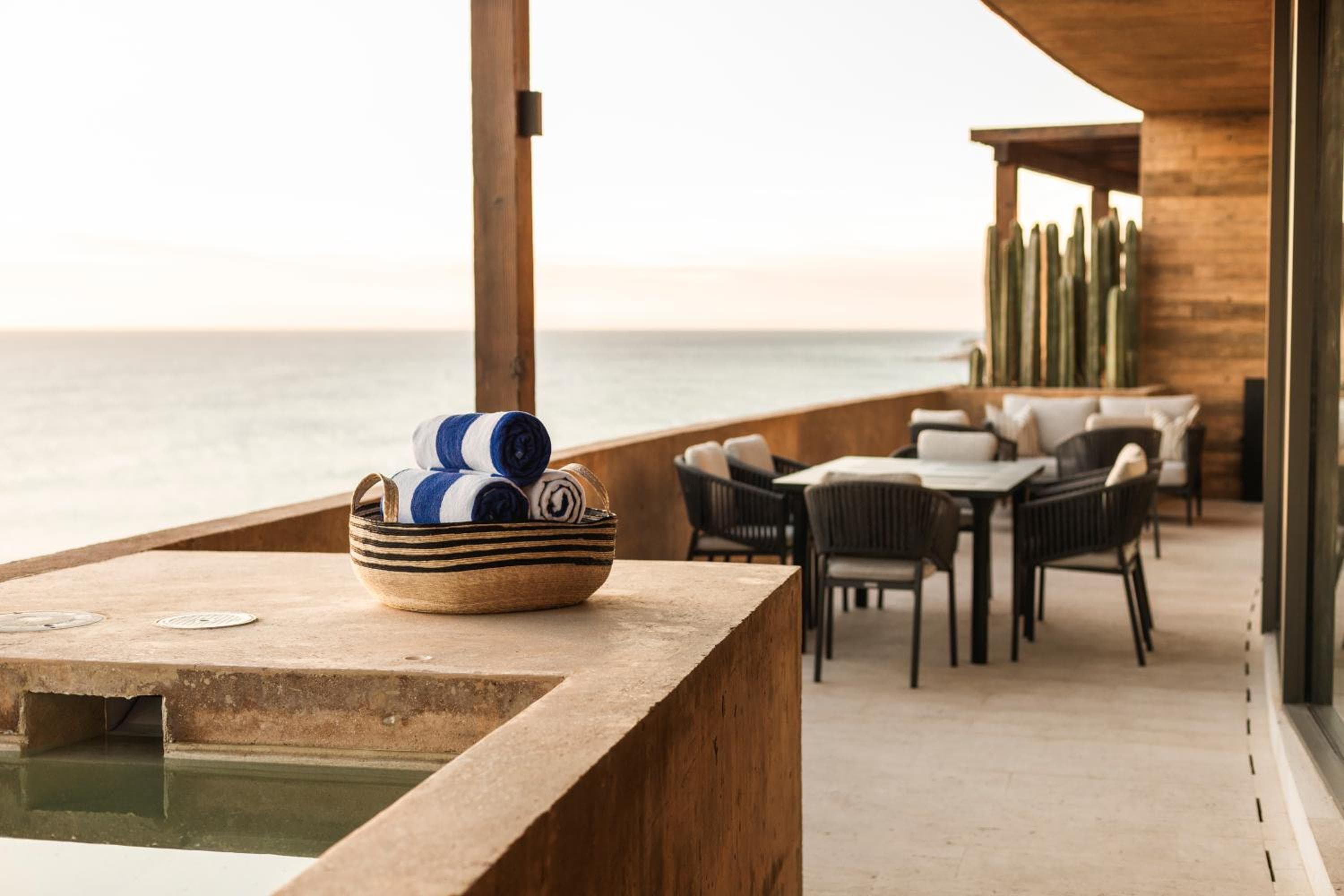 Jacuzzi privado - Vistas impresionantes - Terraza exterior — 7