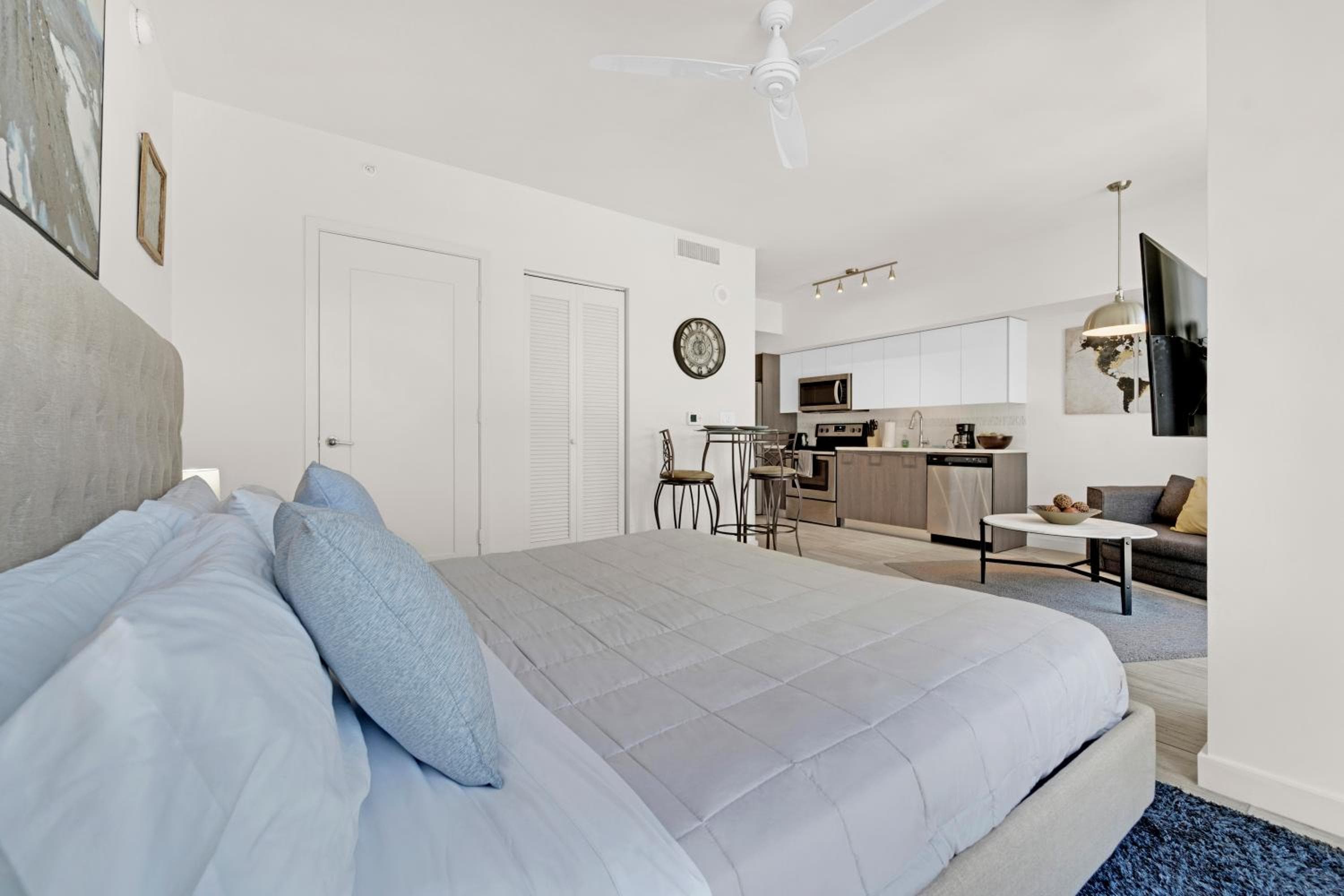Devereaux Miami Luxury One-Bedroom and Studios — 19