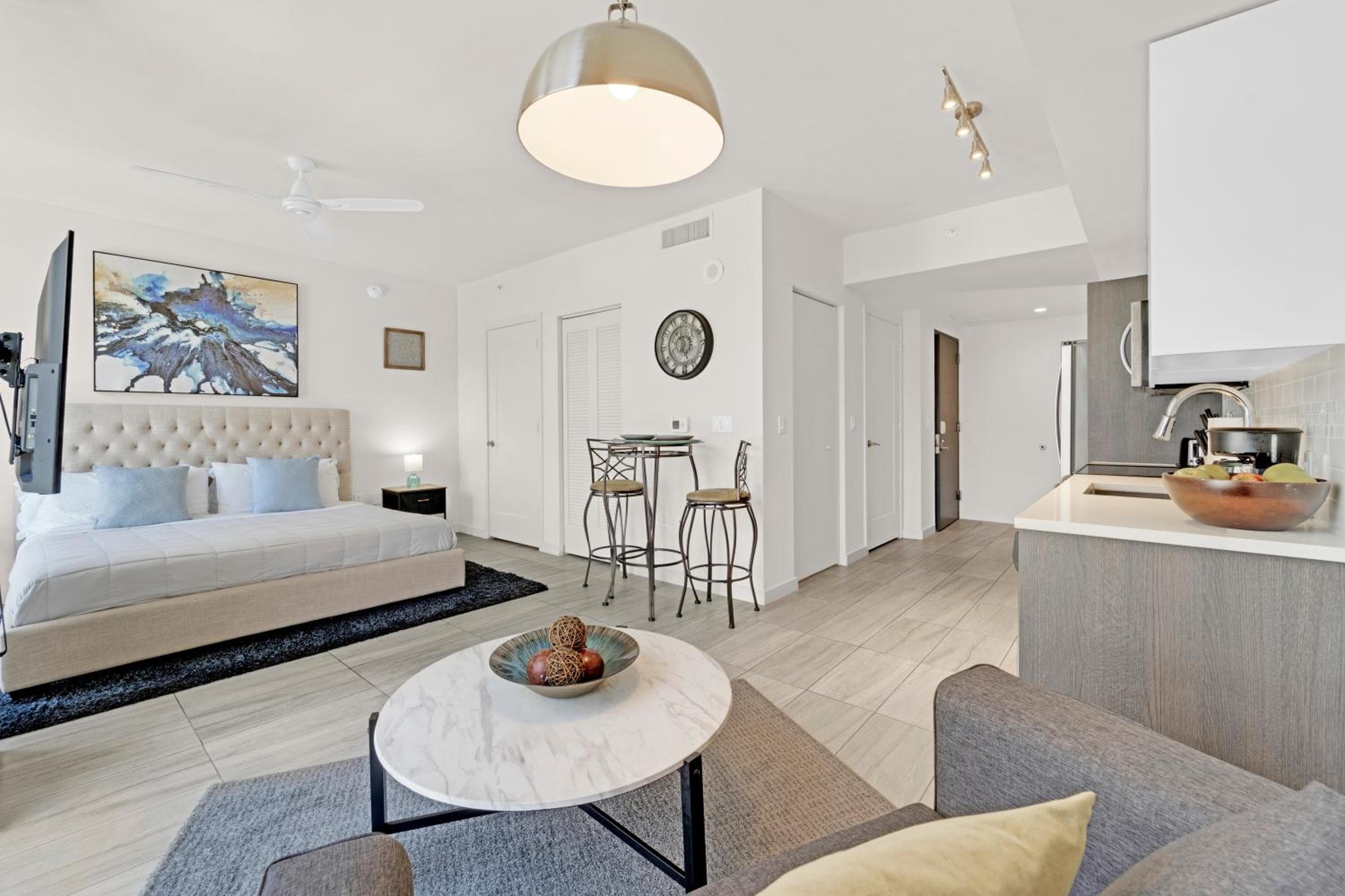 Devereaux Miami Luxury One-Bedroom and Studios — 7
