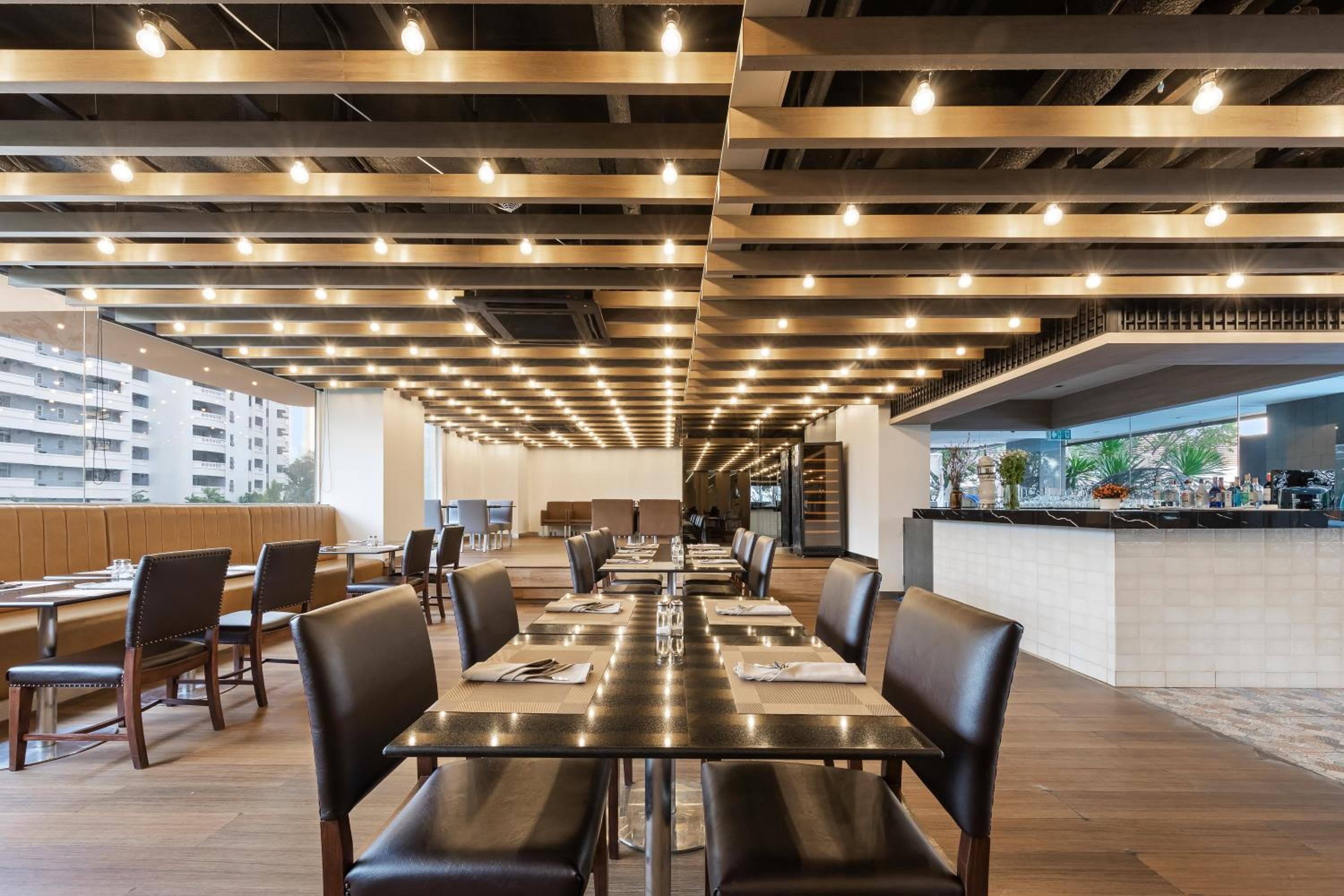 Golden Tulip Mandison Suites — 13