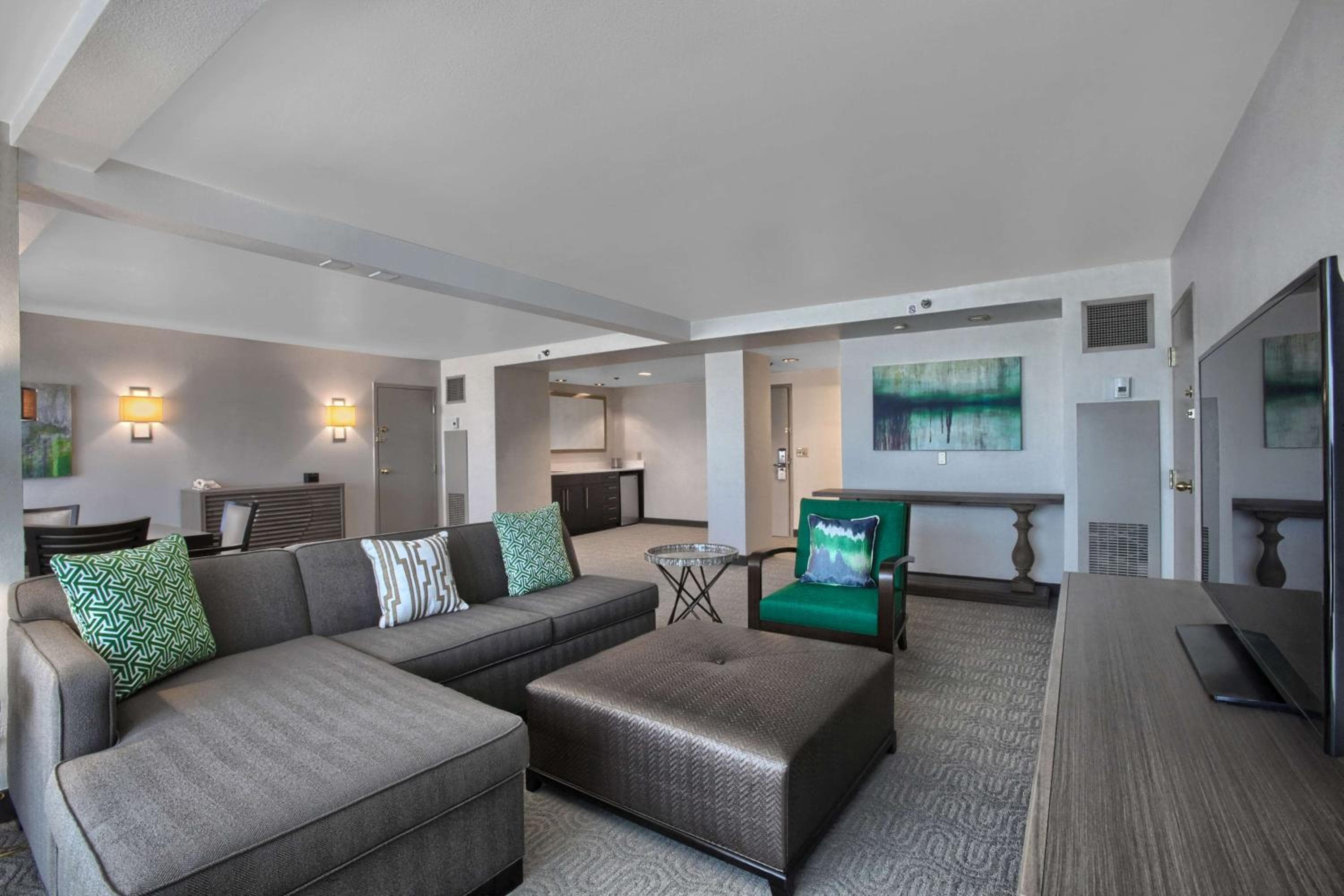 DoubleTree by Hilton at the Entrance to Universal Orlando — 8