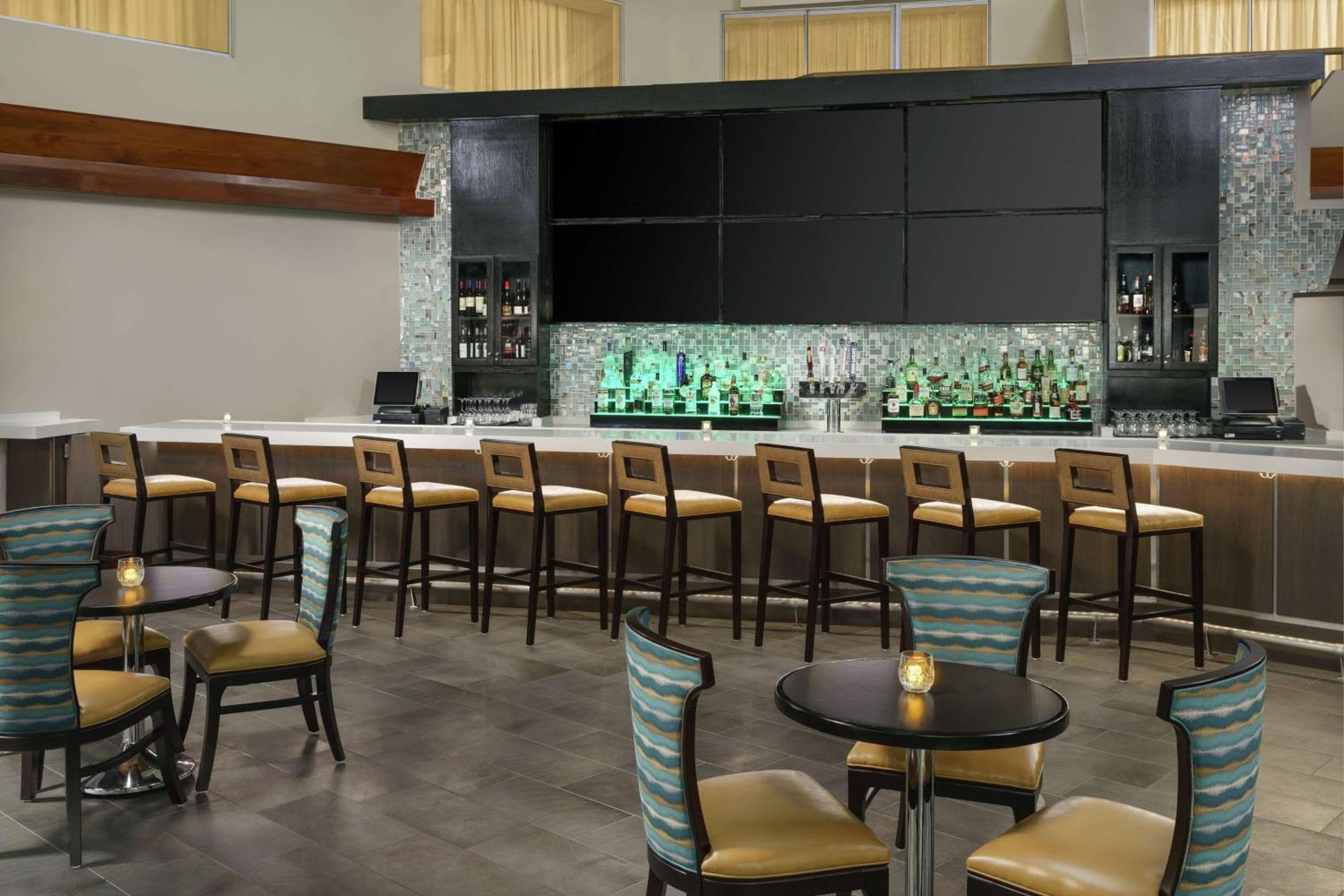 DoubleTree by Hilton Orlando Airport Hotel — 4