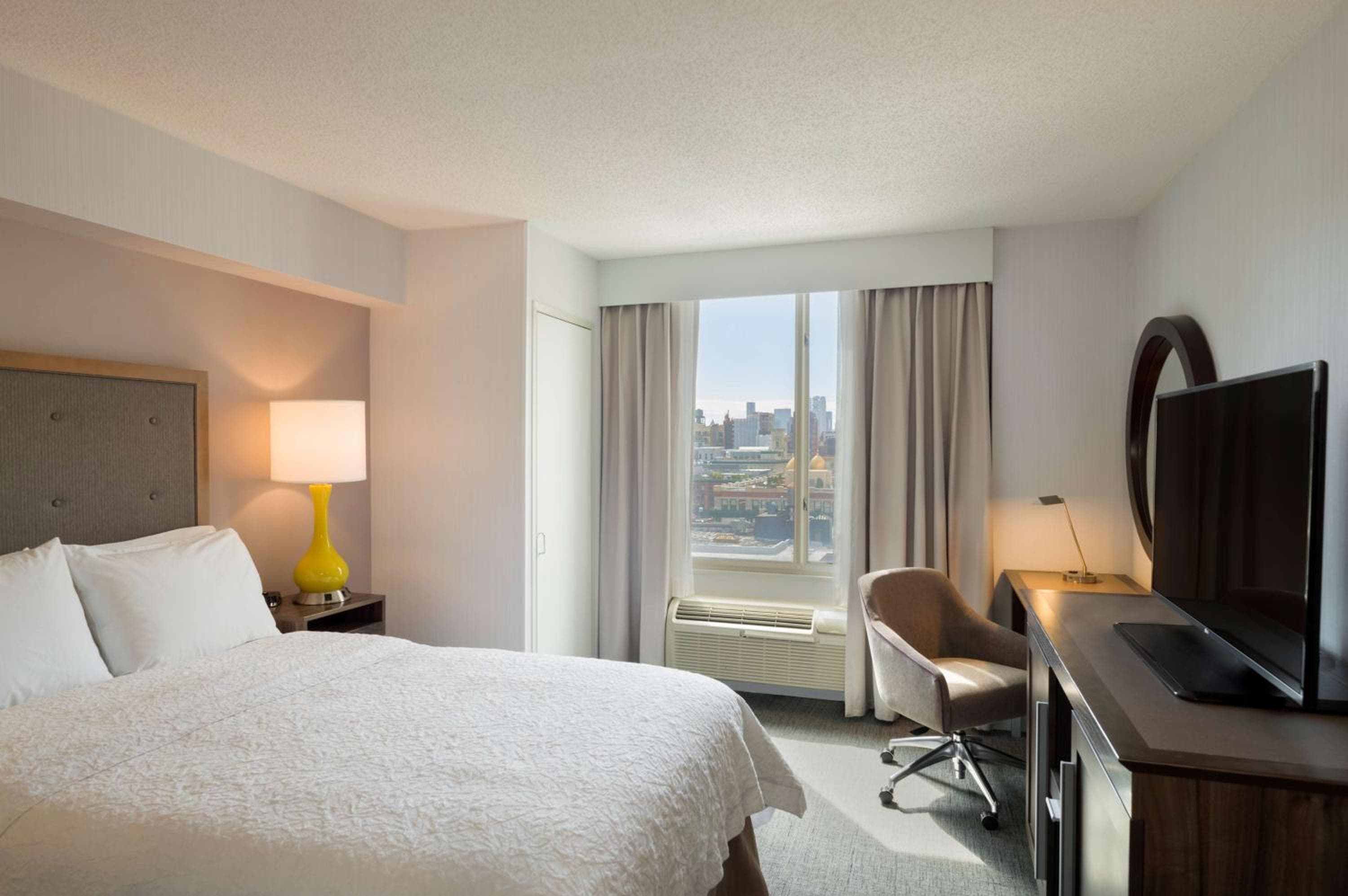 Hampton Inn Manhattan Chelsea — 16