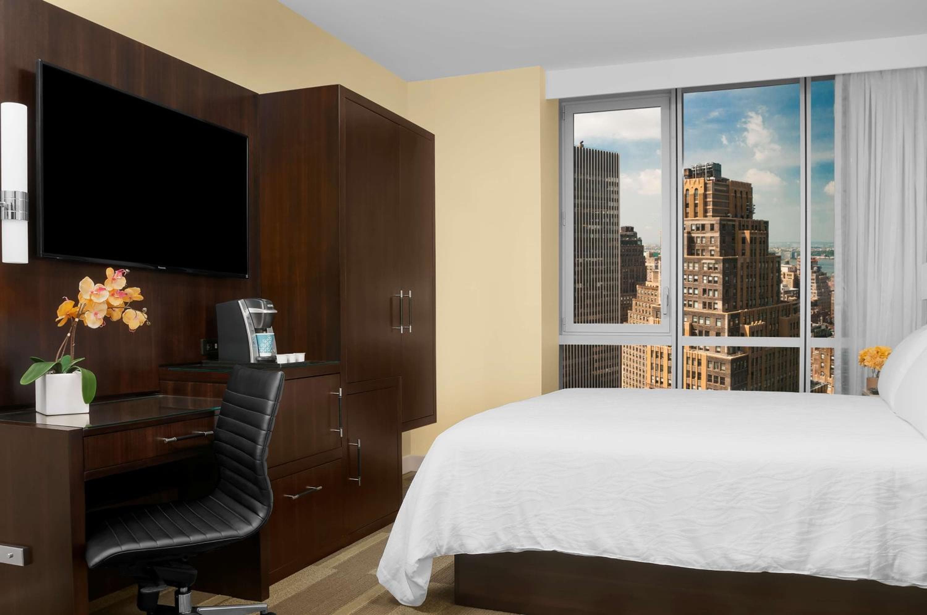 Hilton Garden Inn New York - Times Square Central — 16