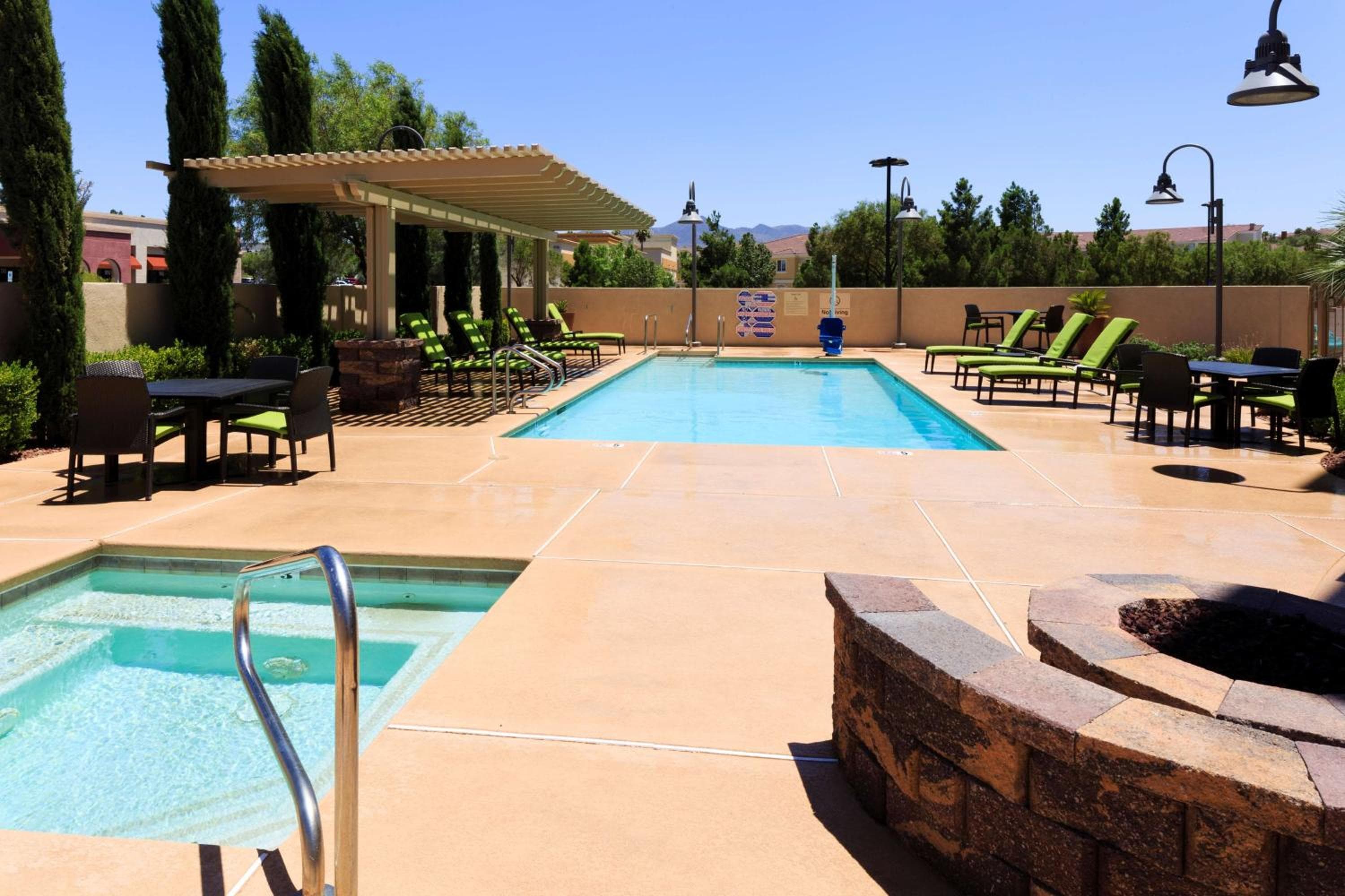 Hampton Inn & Suites Las Vegas Sur — 12