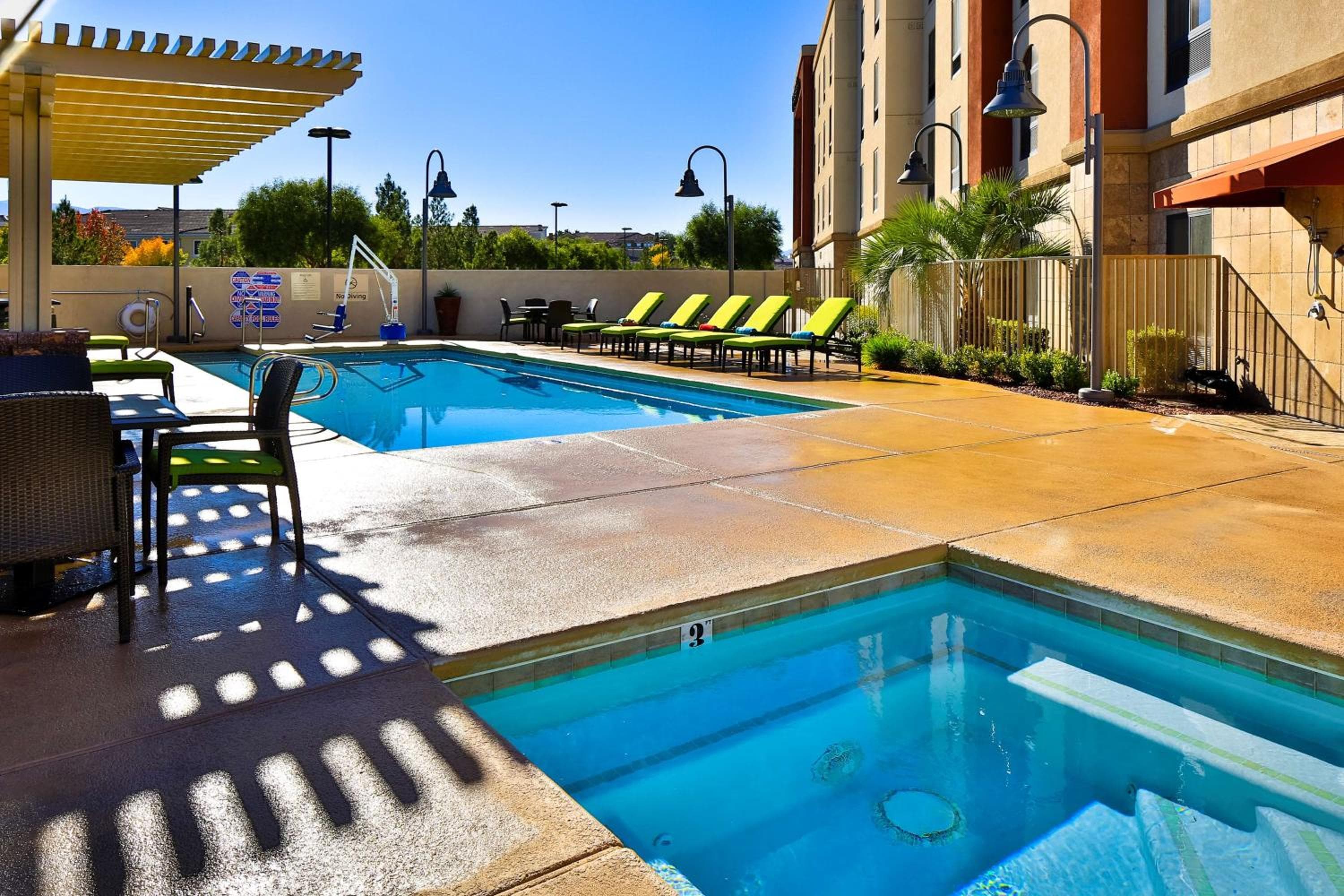 Hampton Inn & Suites Las Vegas Sur — 13