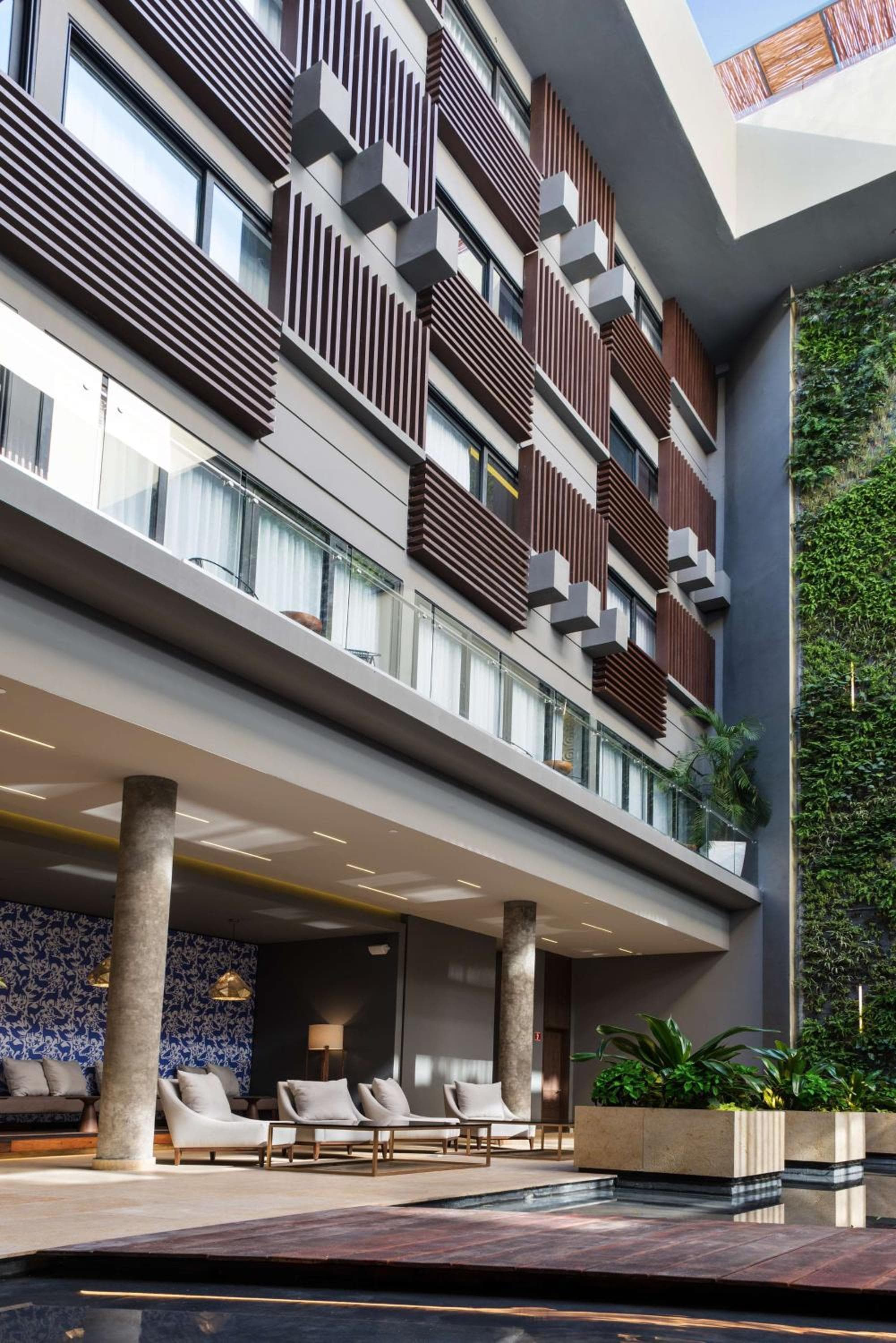 Das Fives Downtown Hotel & Residences, Curio Collection by Hilton — 3