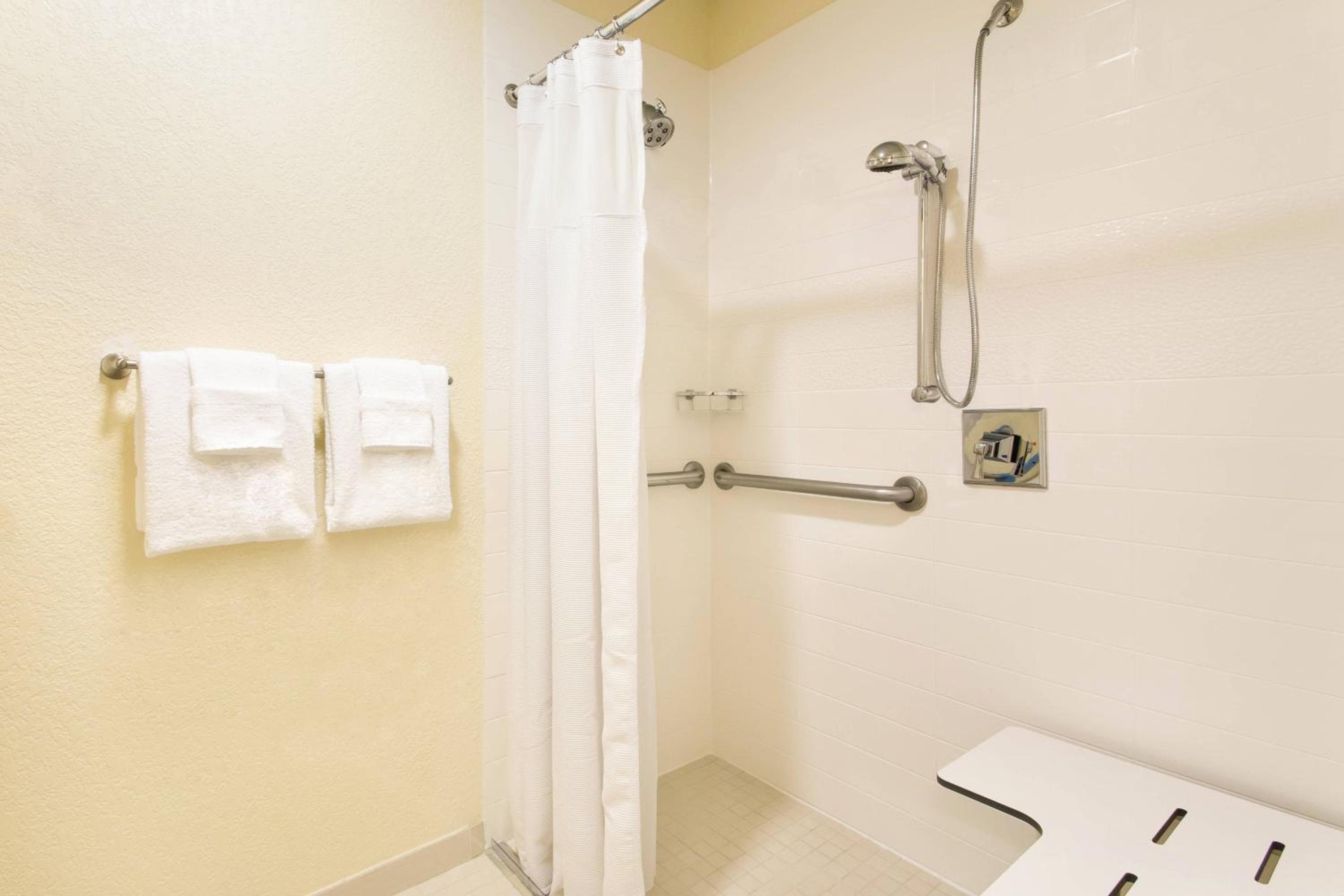 Fairfield Inn & Suites by Marriott Tampa Brandon — 13