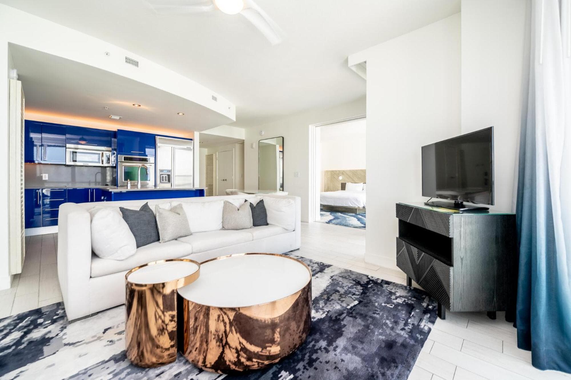 High Floor Luxury 2BR 2BA, Sleeps 6, Resort Access - Horizon by HomeStakes Stays — 30